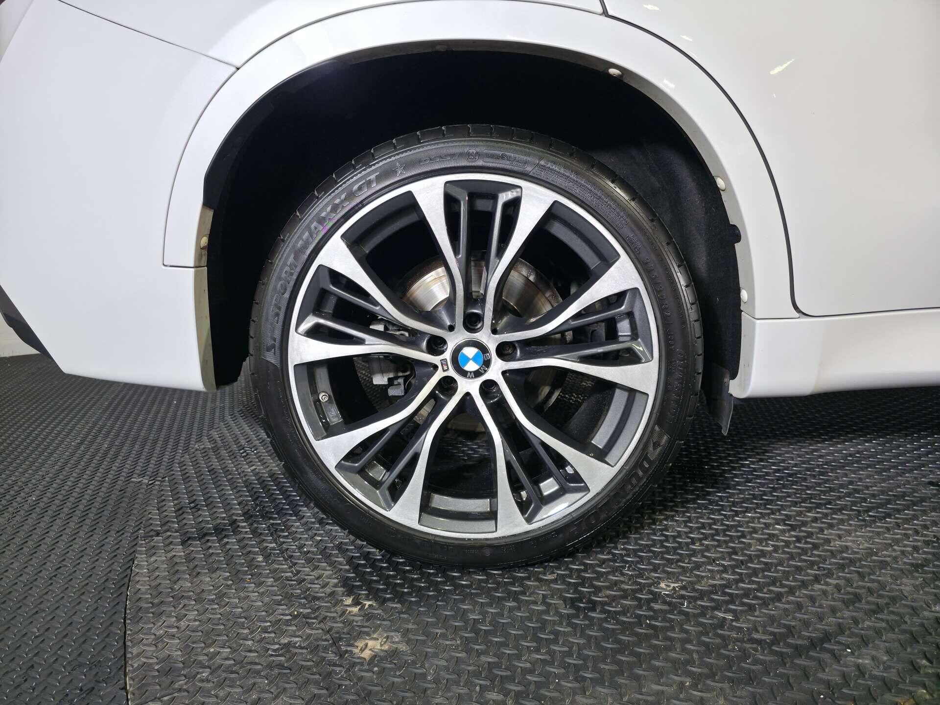BMW X6 view 84