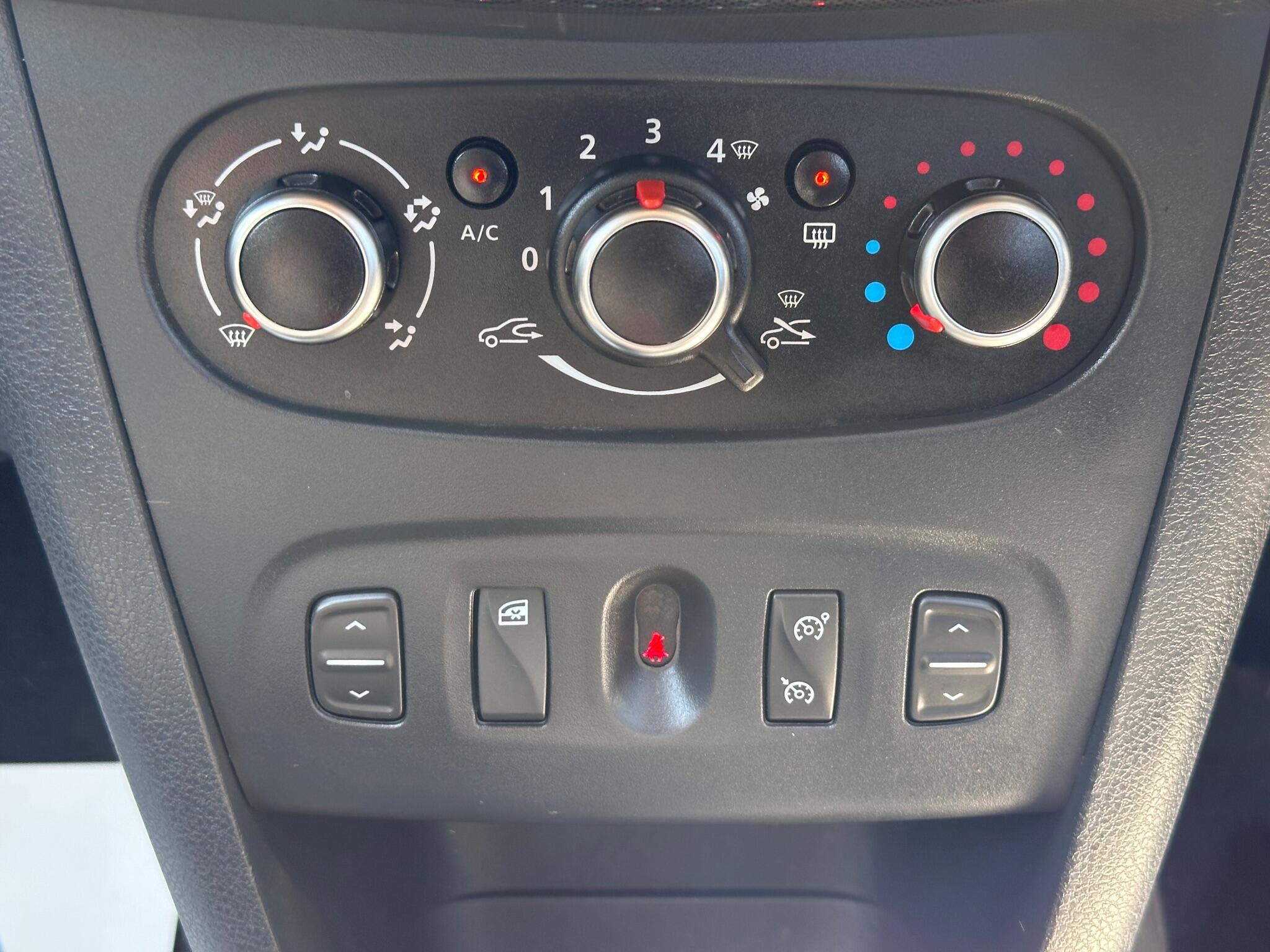 Dacia Sandero view 39