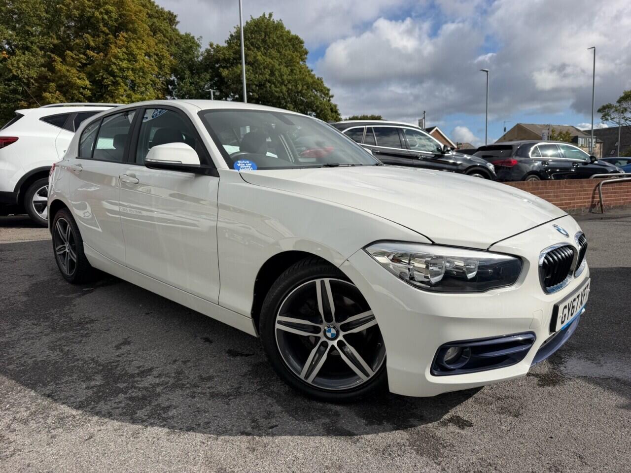 BMW 1 Series view 10