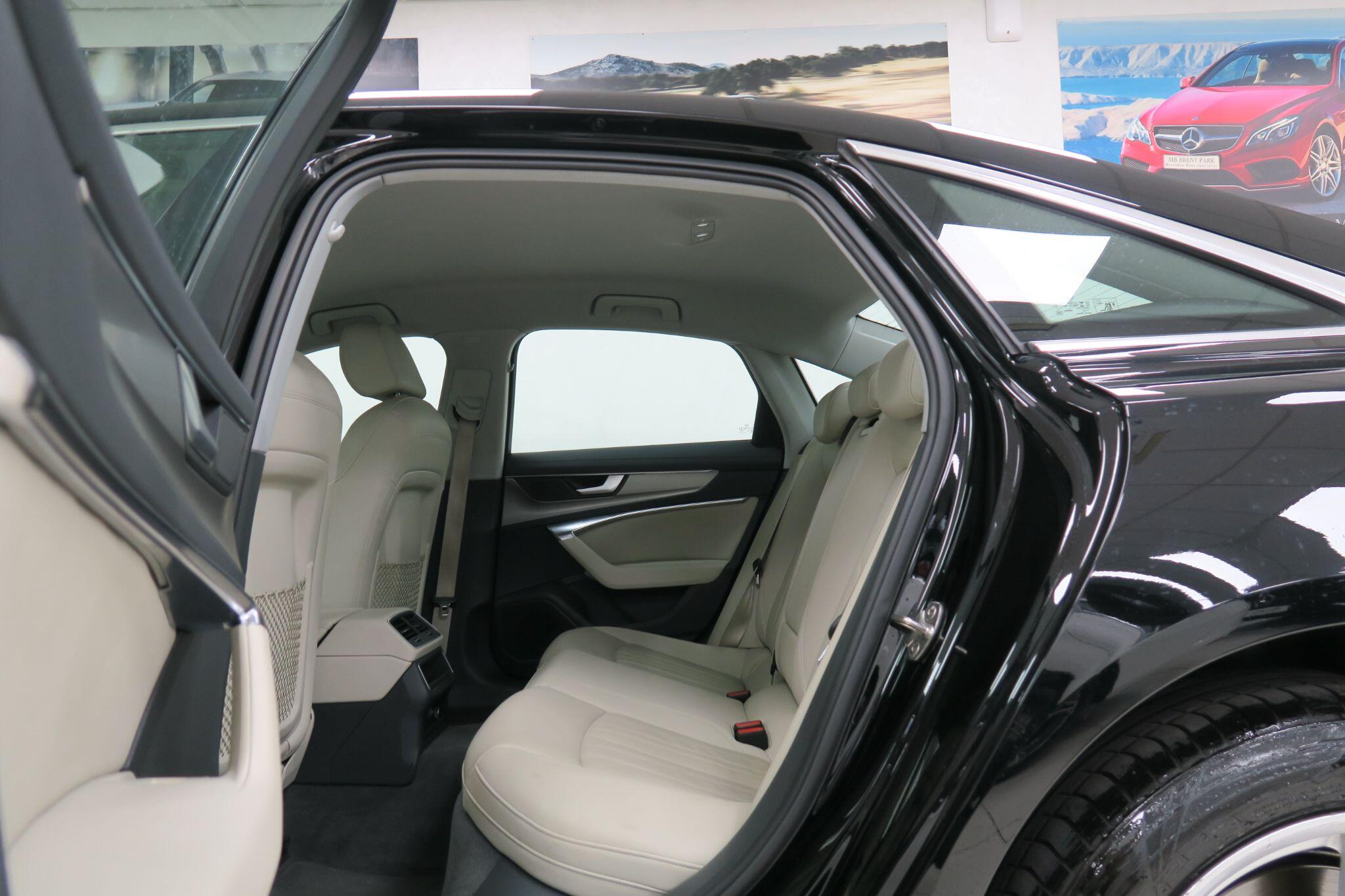 Audi A6 view 12