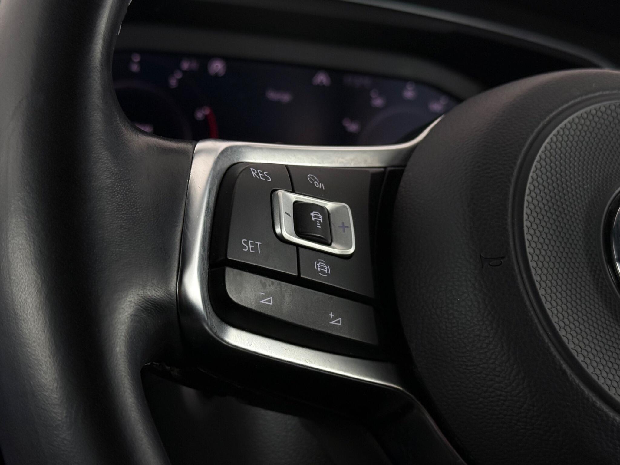 Volkswagen Tiguan view 15