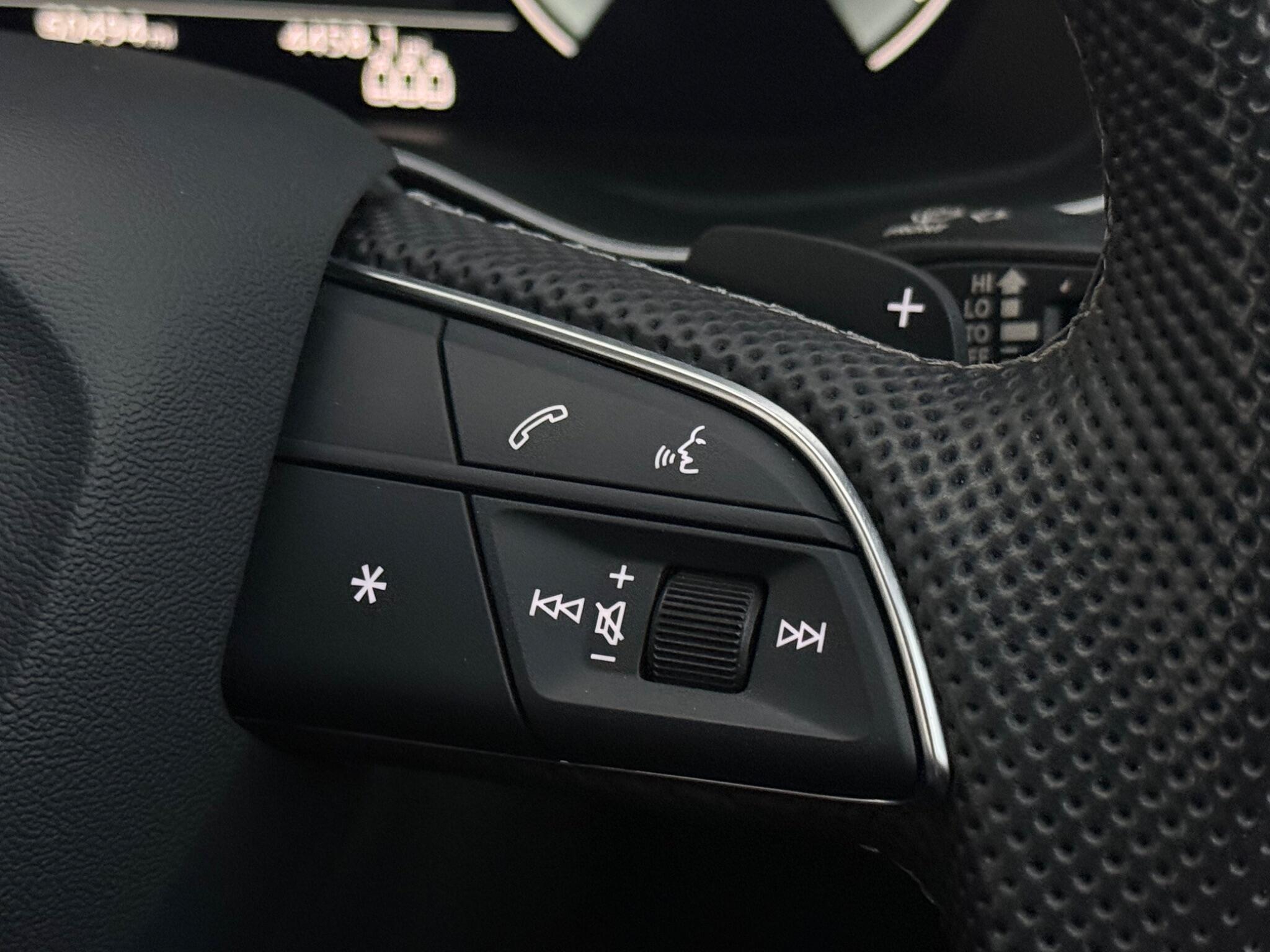 Audi Q5 view 17
