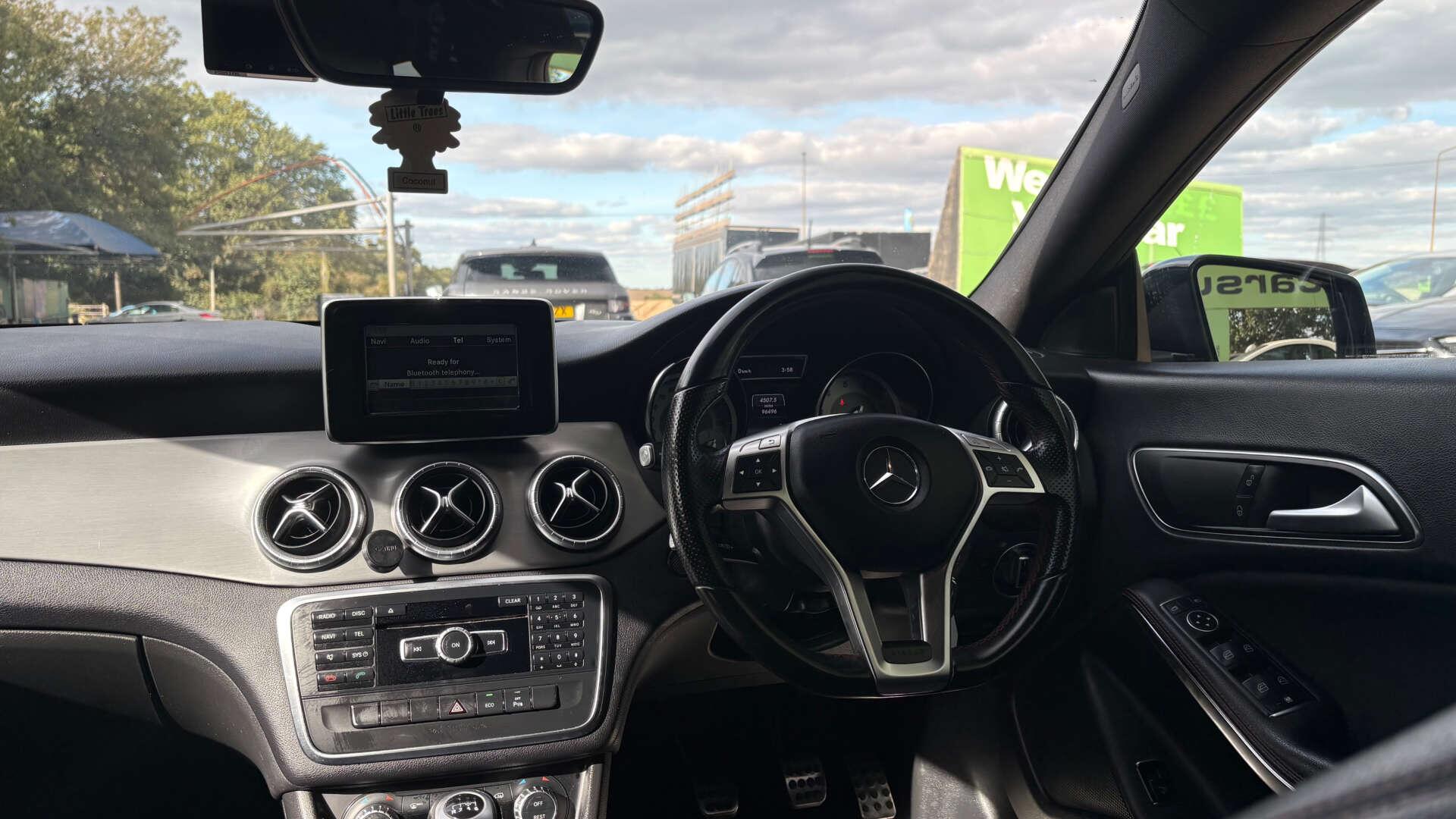 Mercedes-Benz Cla view 32