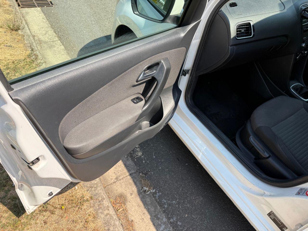 Volkswagen Polo view 19