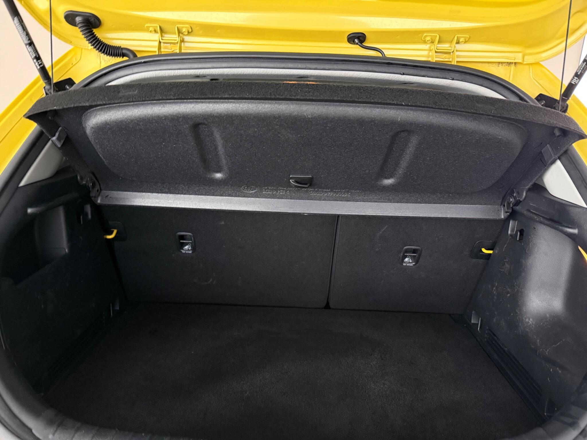 Kia Rio view 12