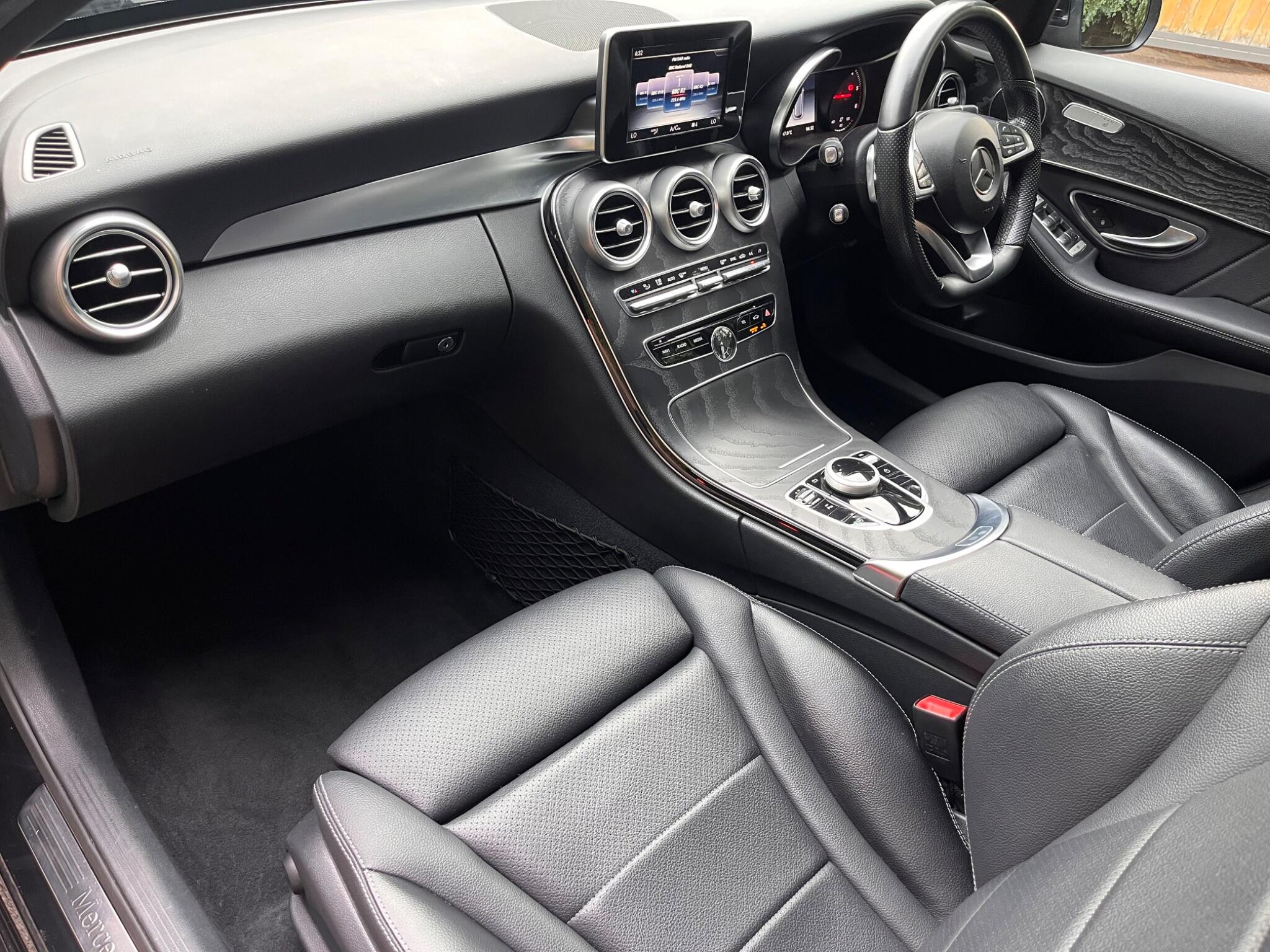 Mercedes-Benz C-Class view 31