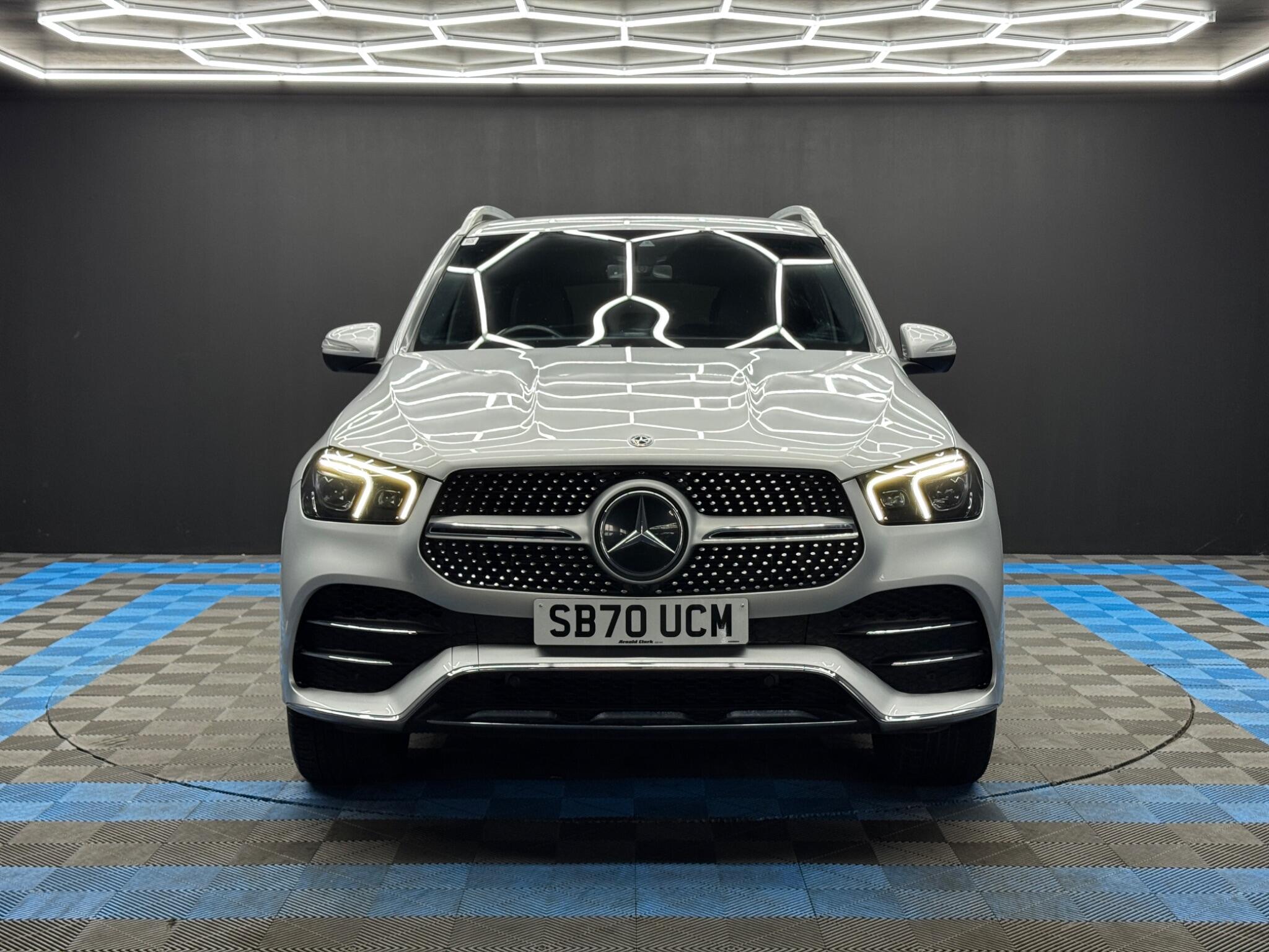 Mercedes-Benz Gle view 2