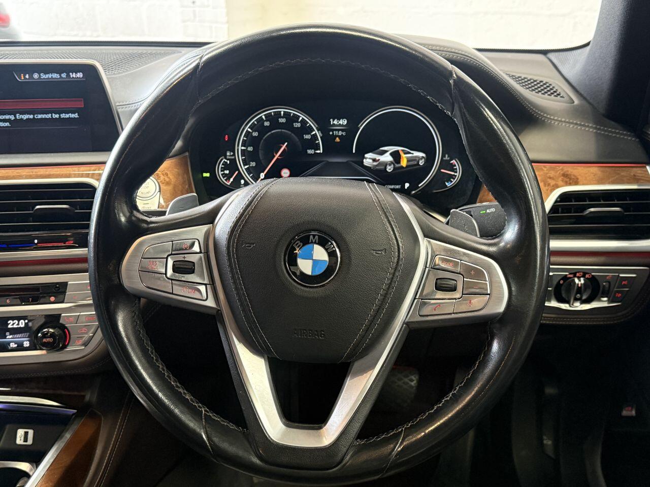 BMW 7 Series view 36