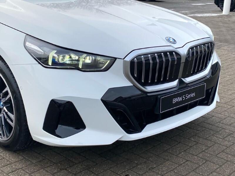 BMW 5 Series view 42