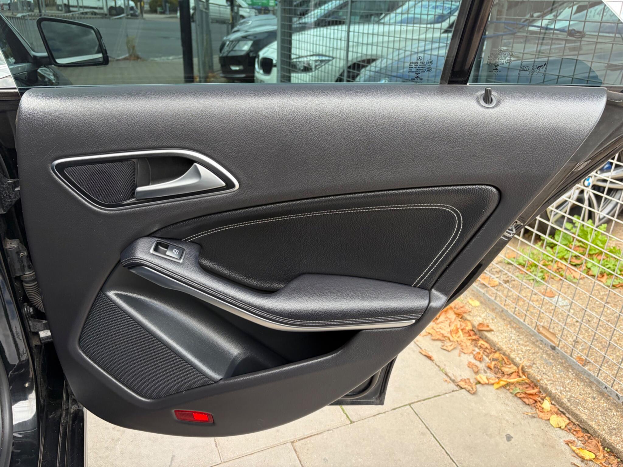 Mercedes-Benz Cla view 62