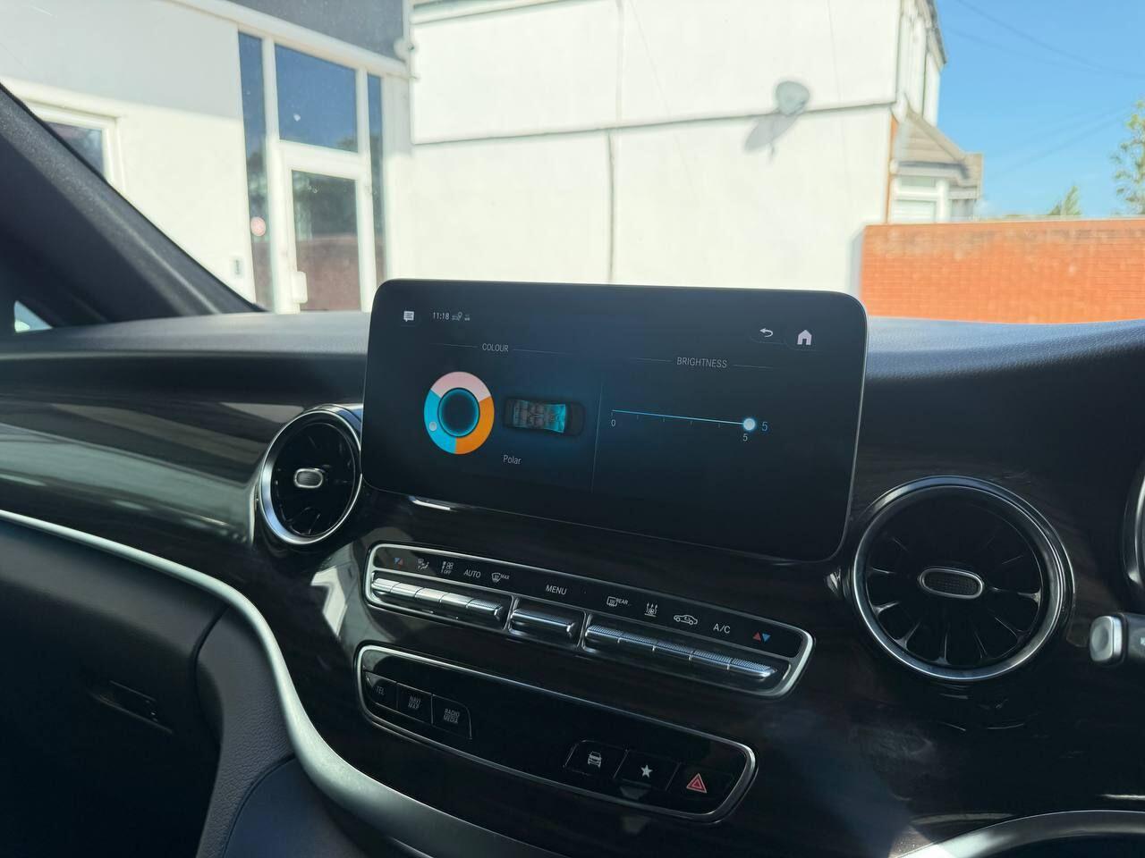 Mercedes-Benz EQV view 39