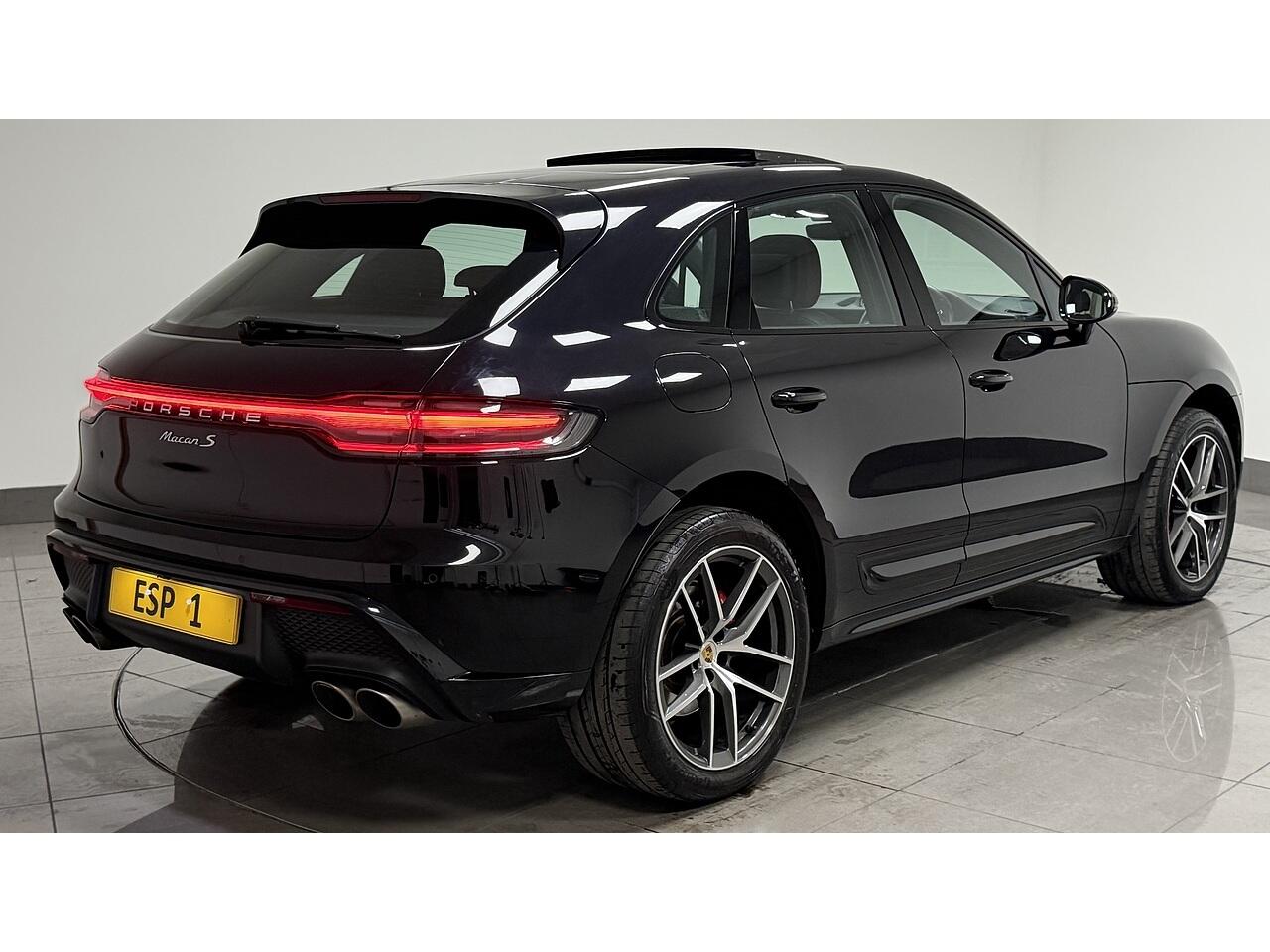 Porsche Macan view 9