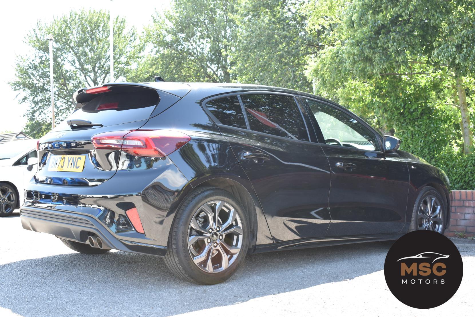 Ford Focus view 18