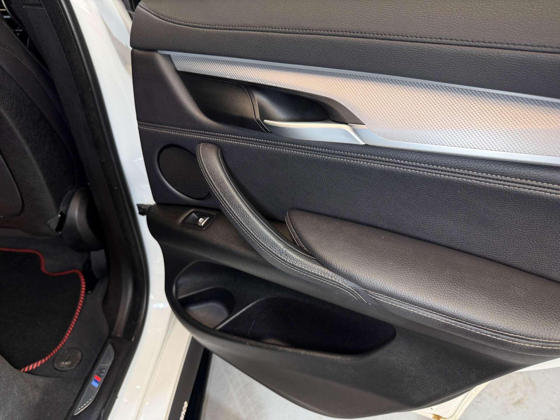 BMW X6 view 16