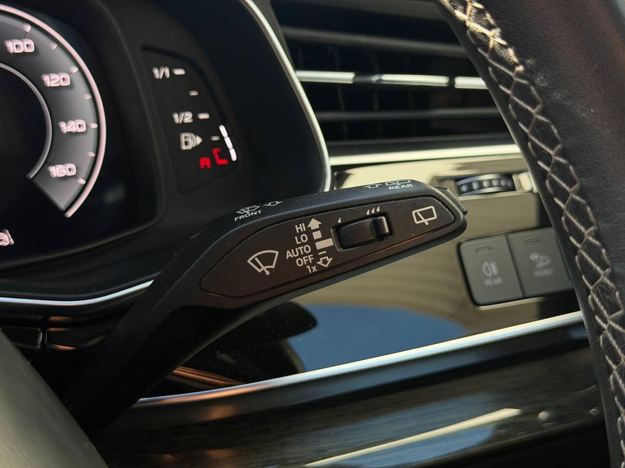 Audi Q7 view 36