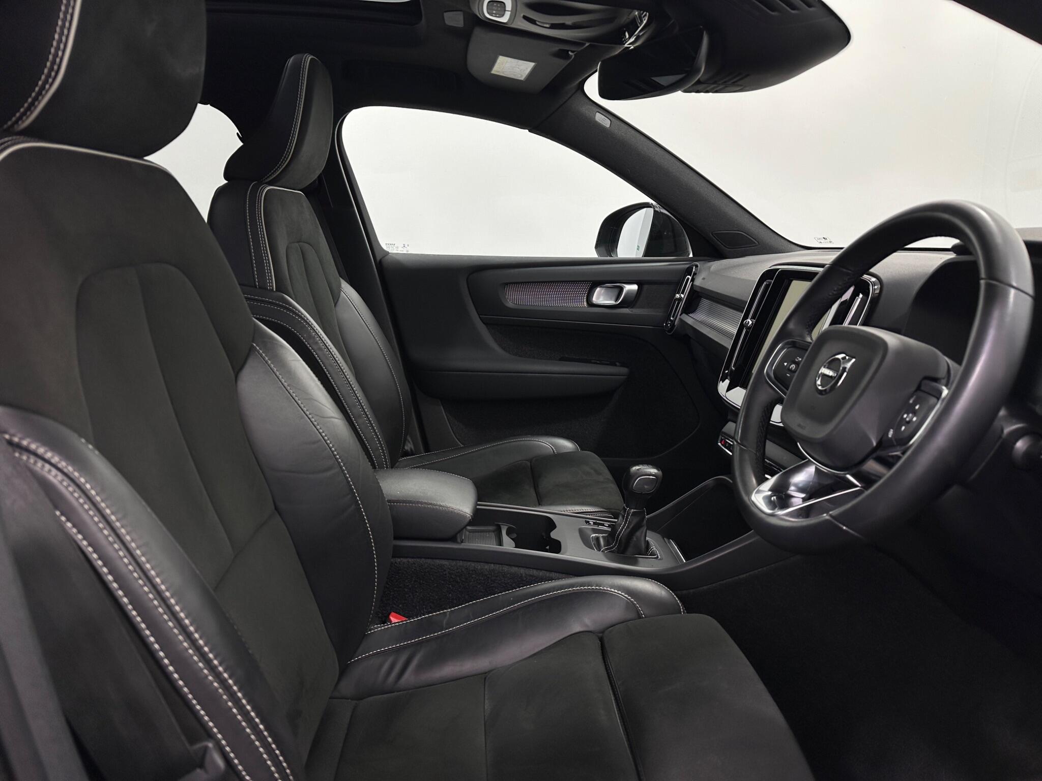 Volvo XC40 view 29