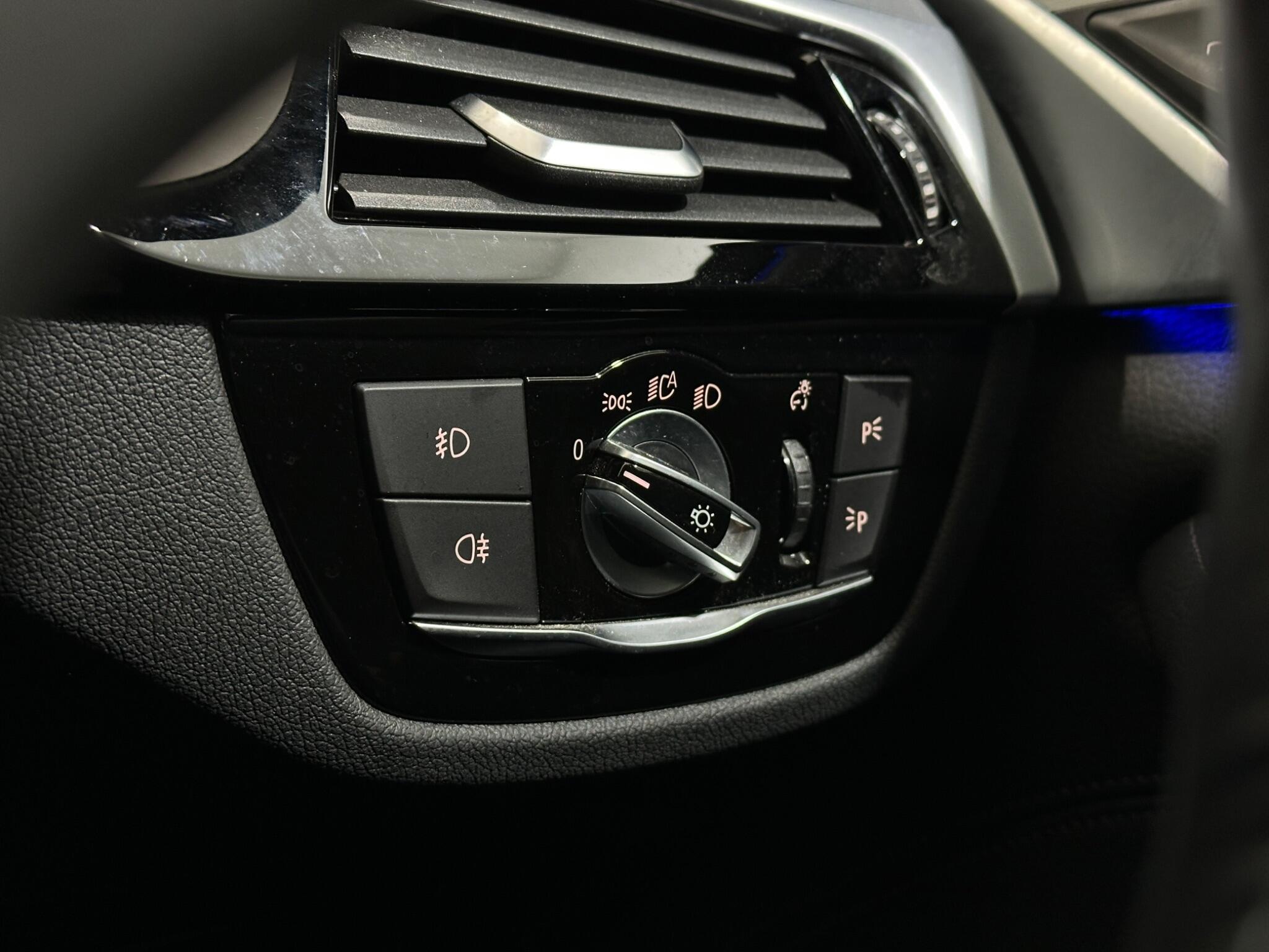 BMW 5 Series view 17