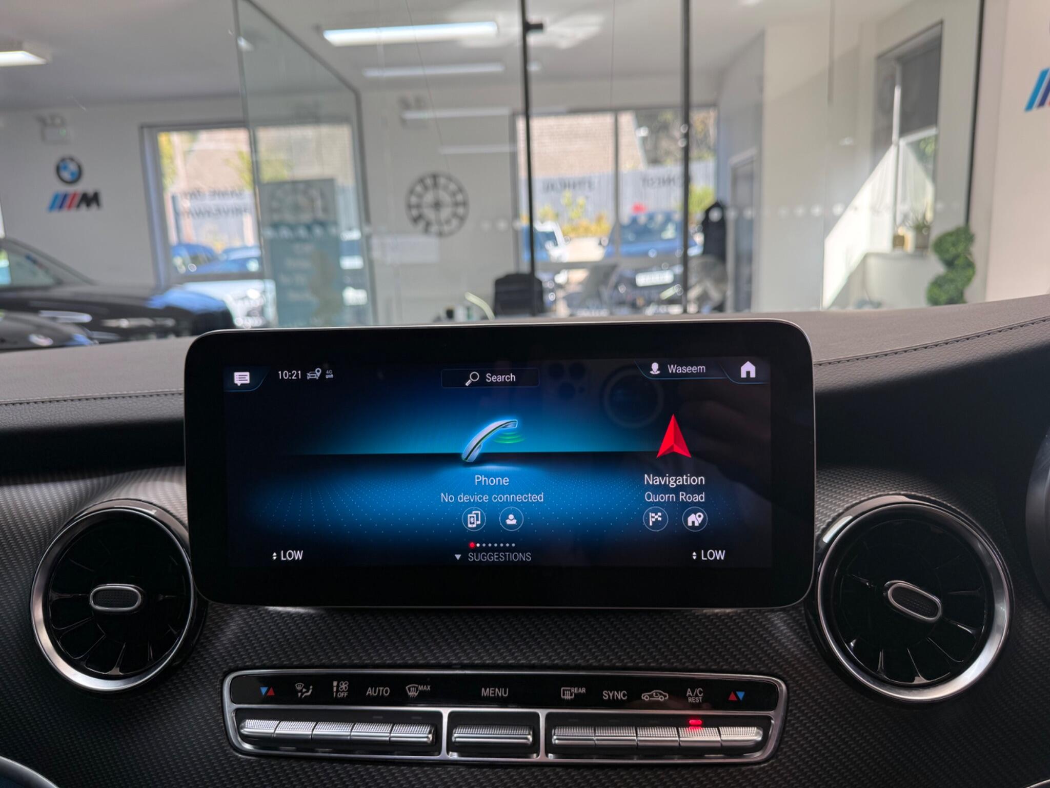 Mercedes-Benz V-Class view 29