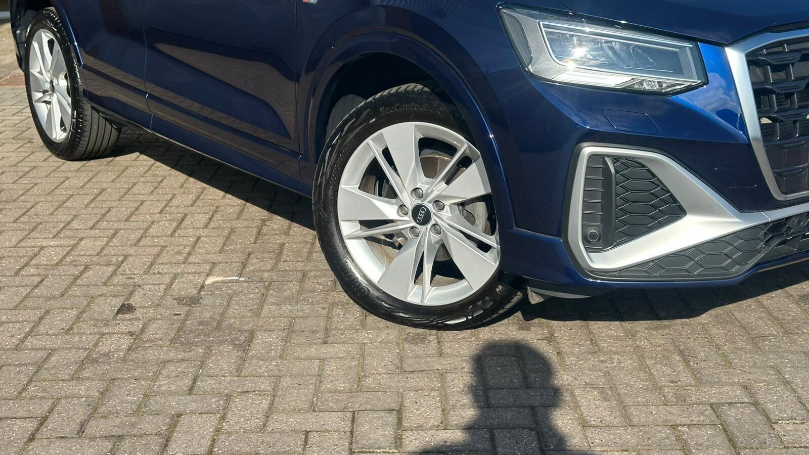 Audi Q2 view 4