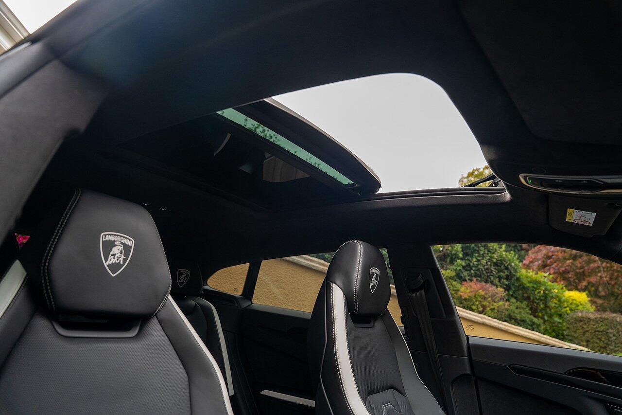 Lamborghini Urus view 54