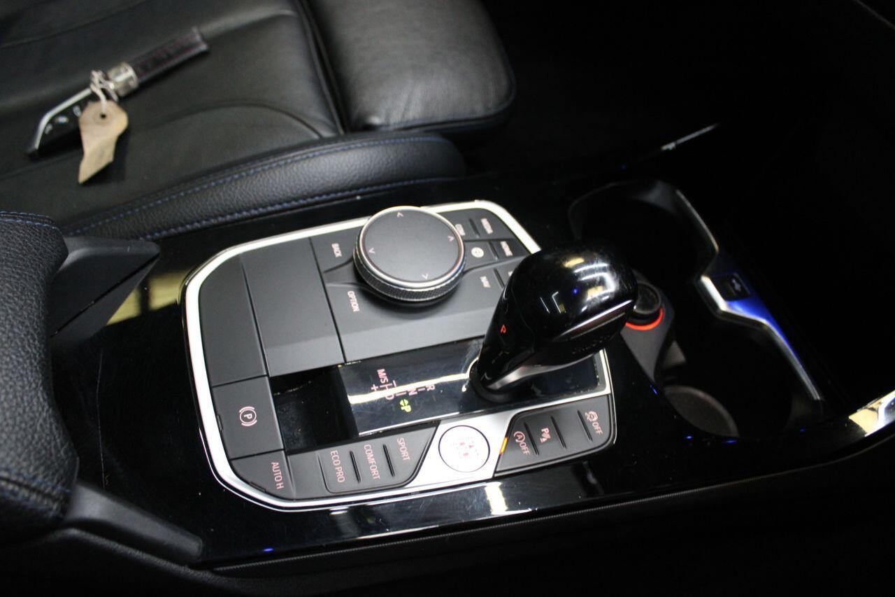 BMW 2 Series view 26