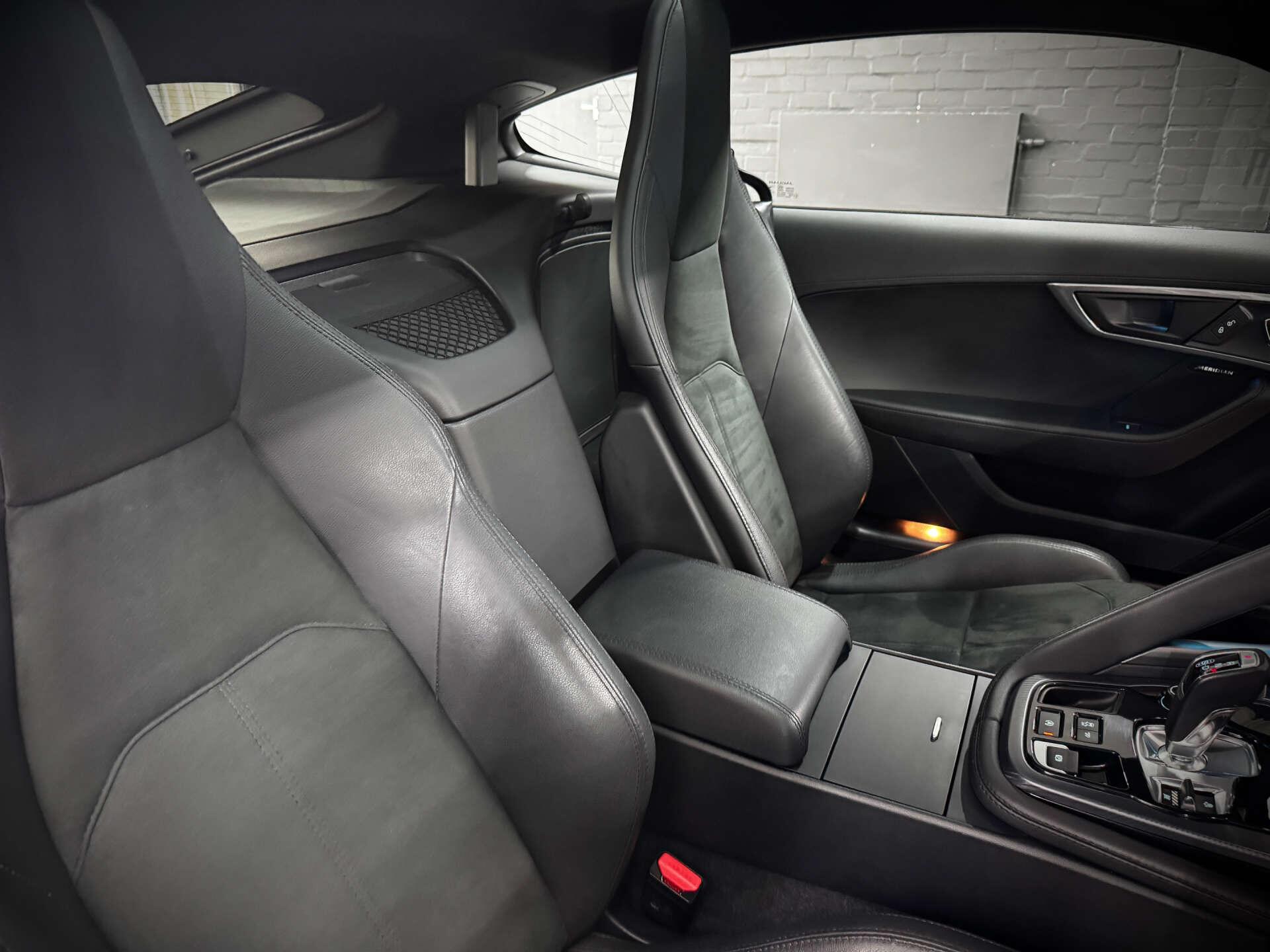 Jaguar F-Type view 39