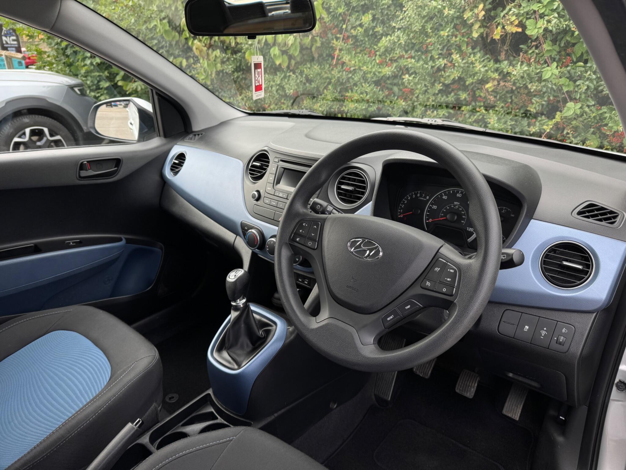 Hyundai I10 view 15