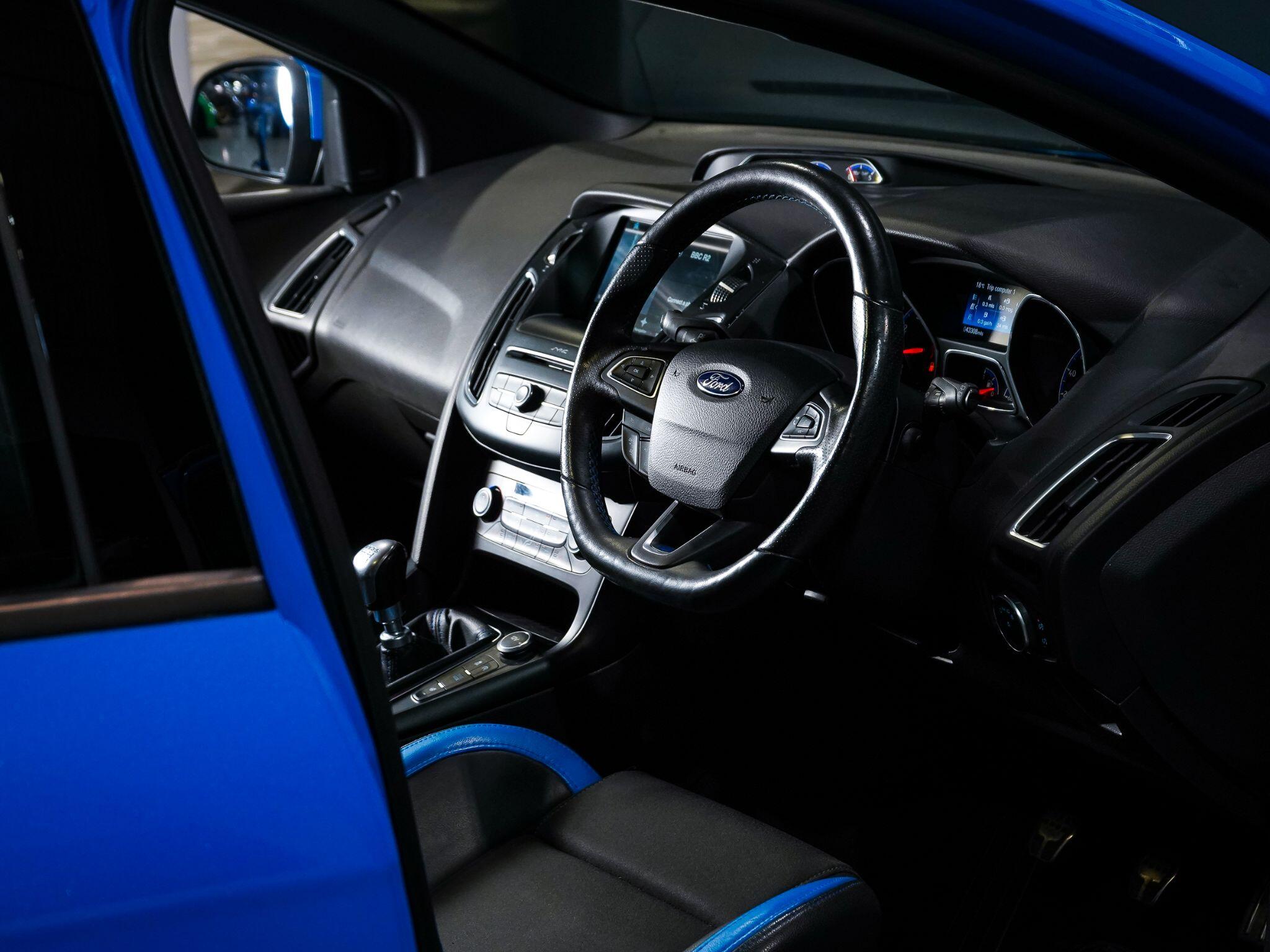Ford Focus view 17