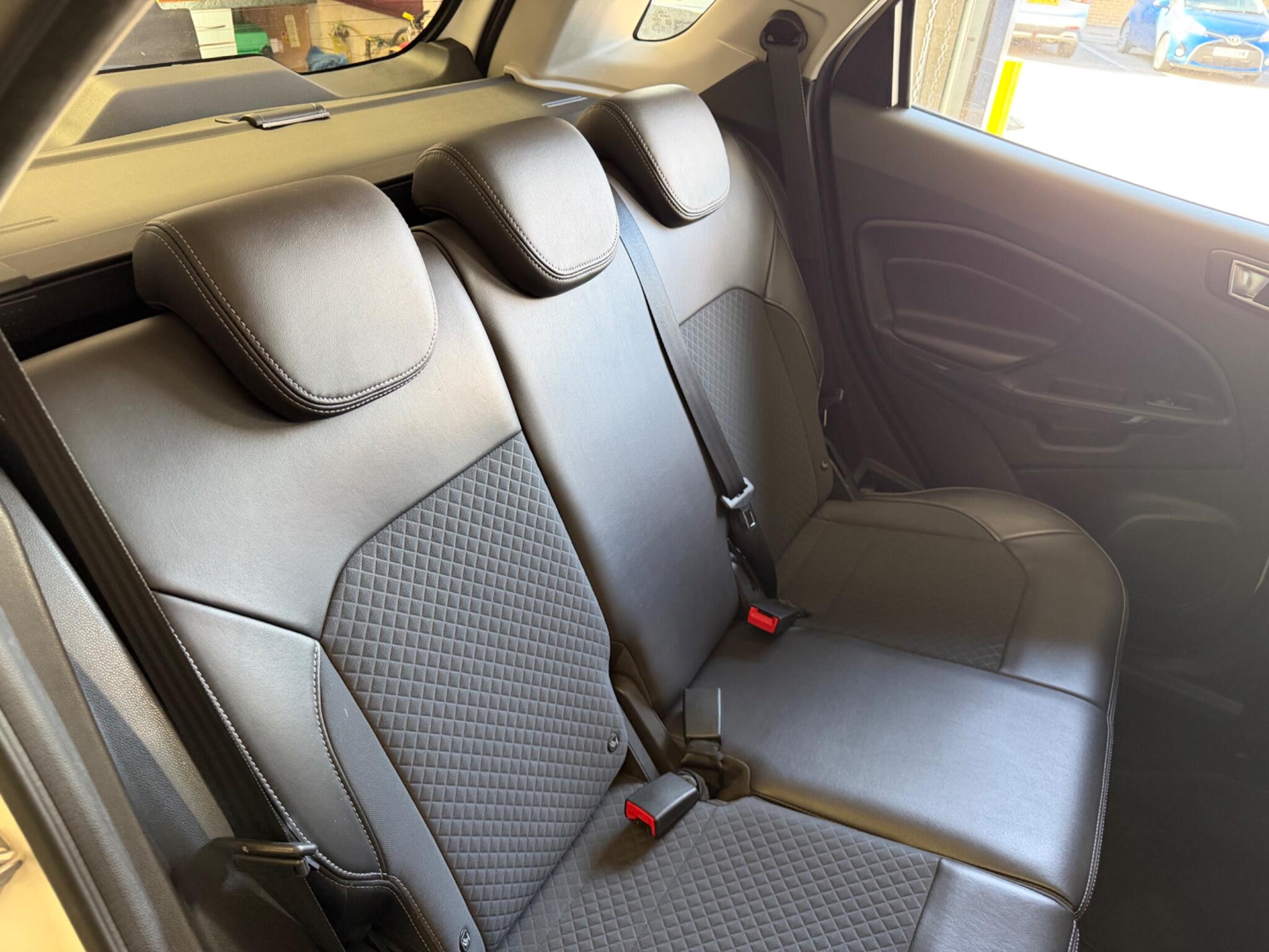 Ford Ecosport view 7