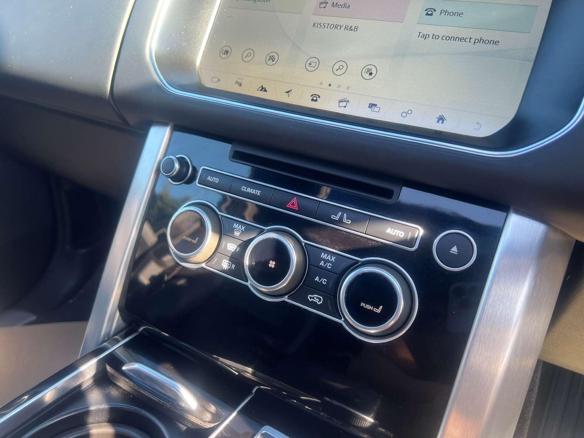 Land Rover Range Rover view 23