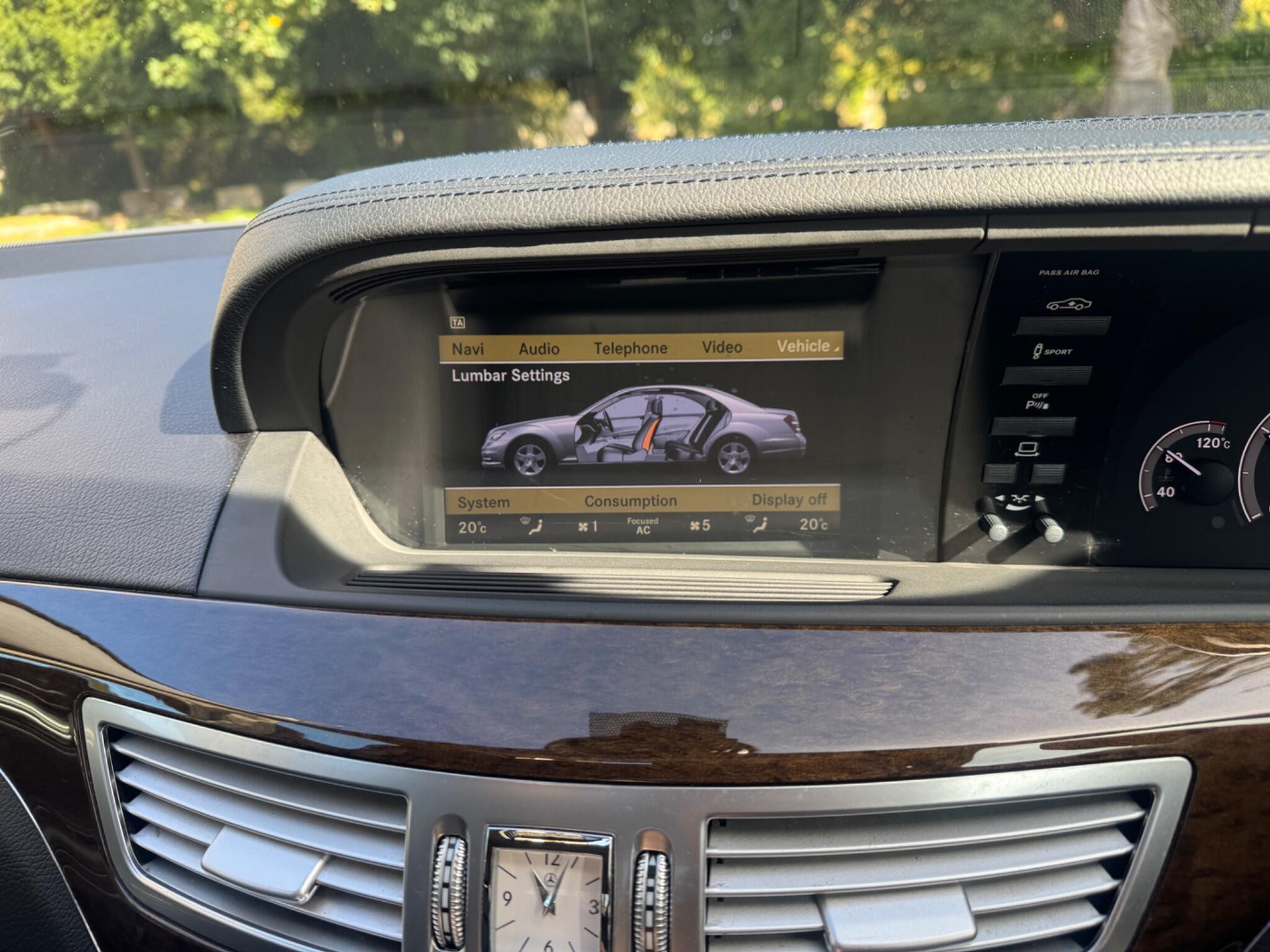 Mercedes-Benz S-Class view 47