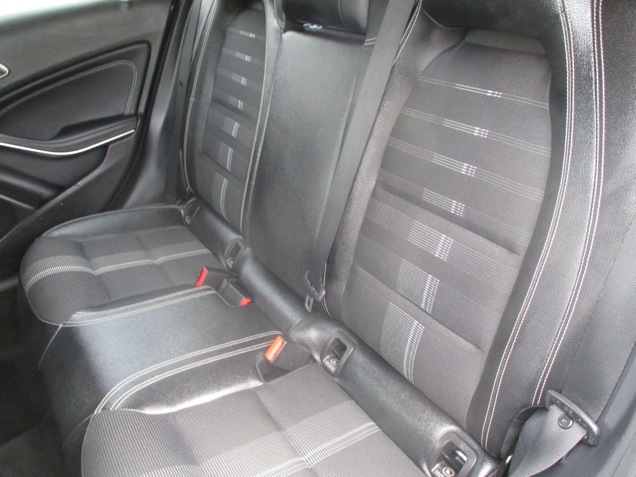 Mercedes-Benz A-Class view 32