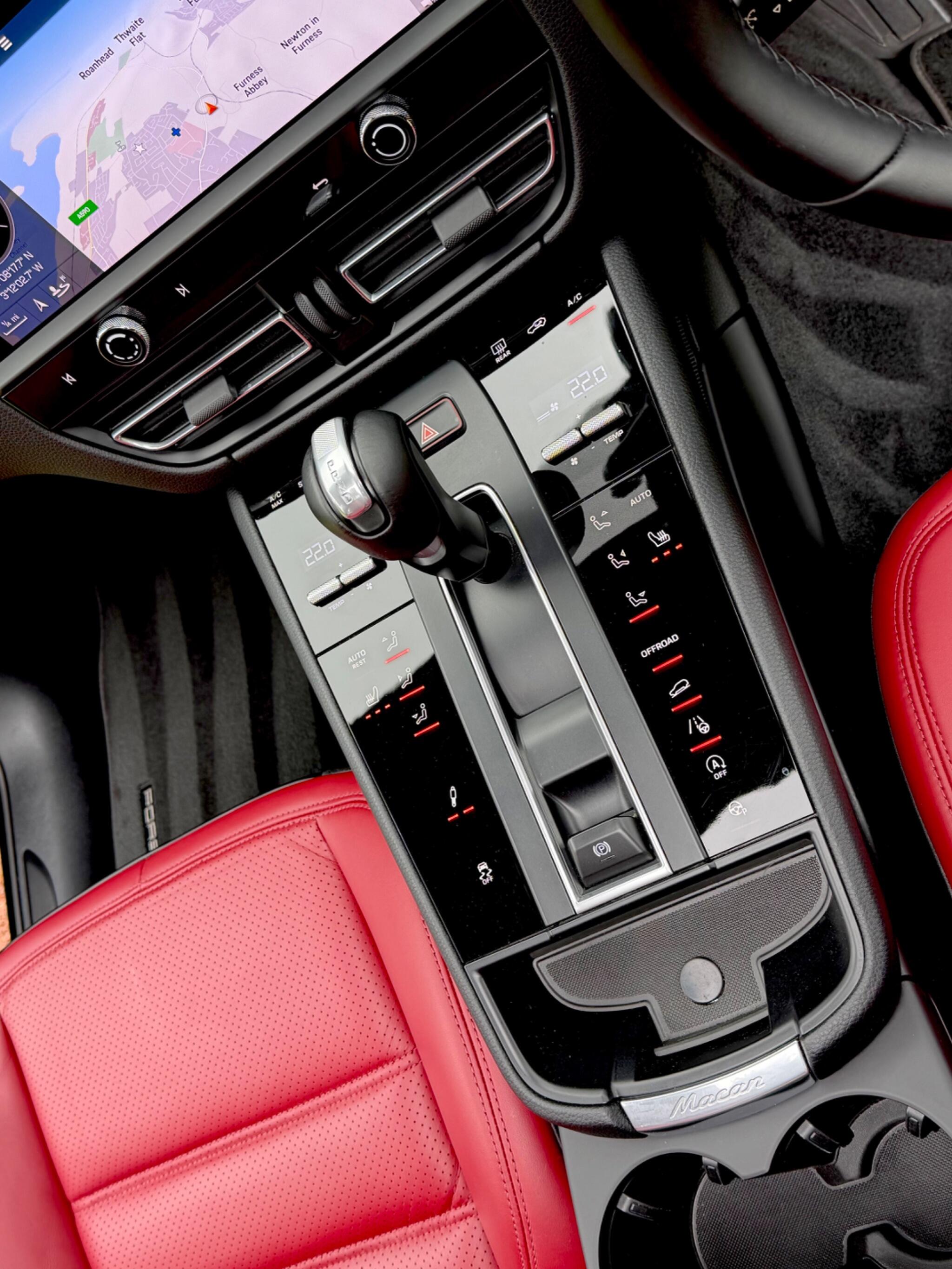 Porsche Macan view 37