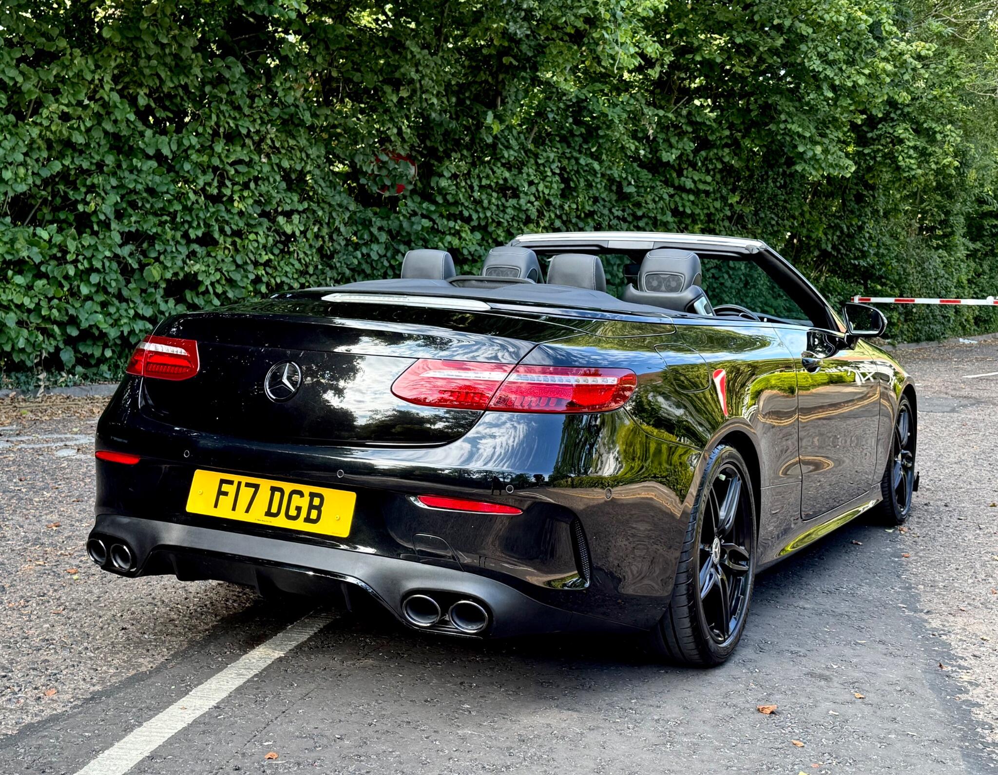Mercedes-Benz E-Class view 3
