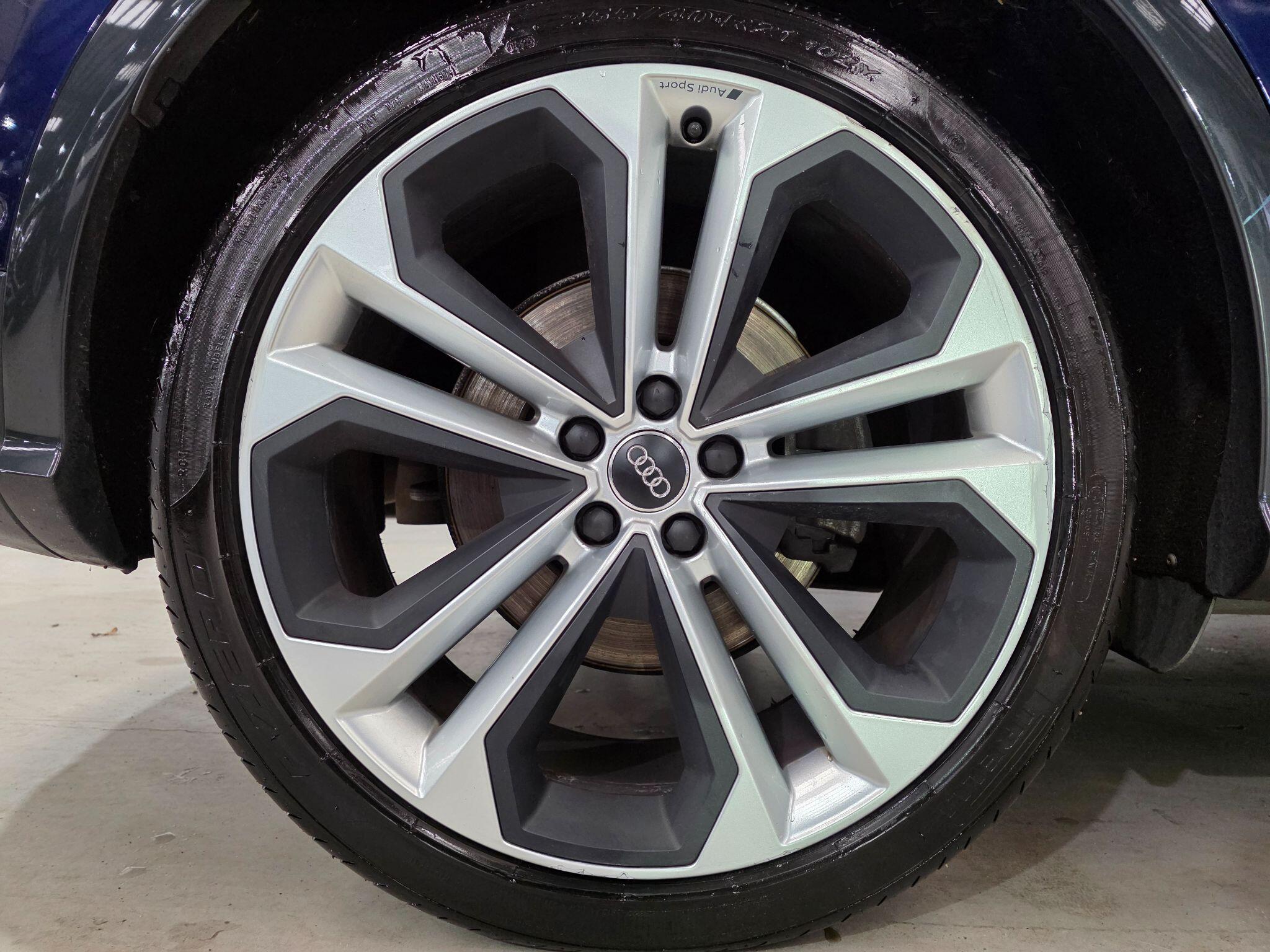 Audi Q5 view 41