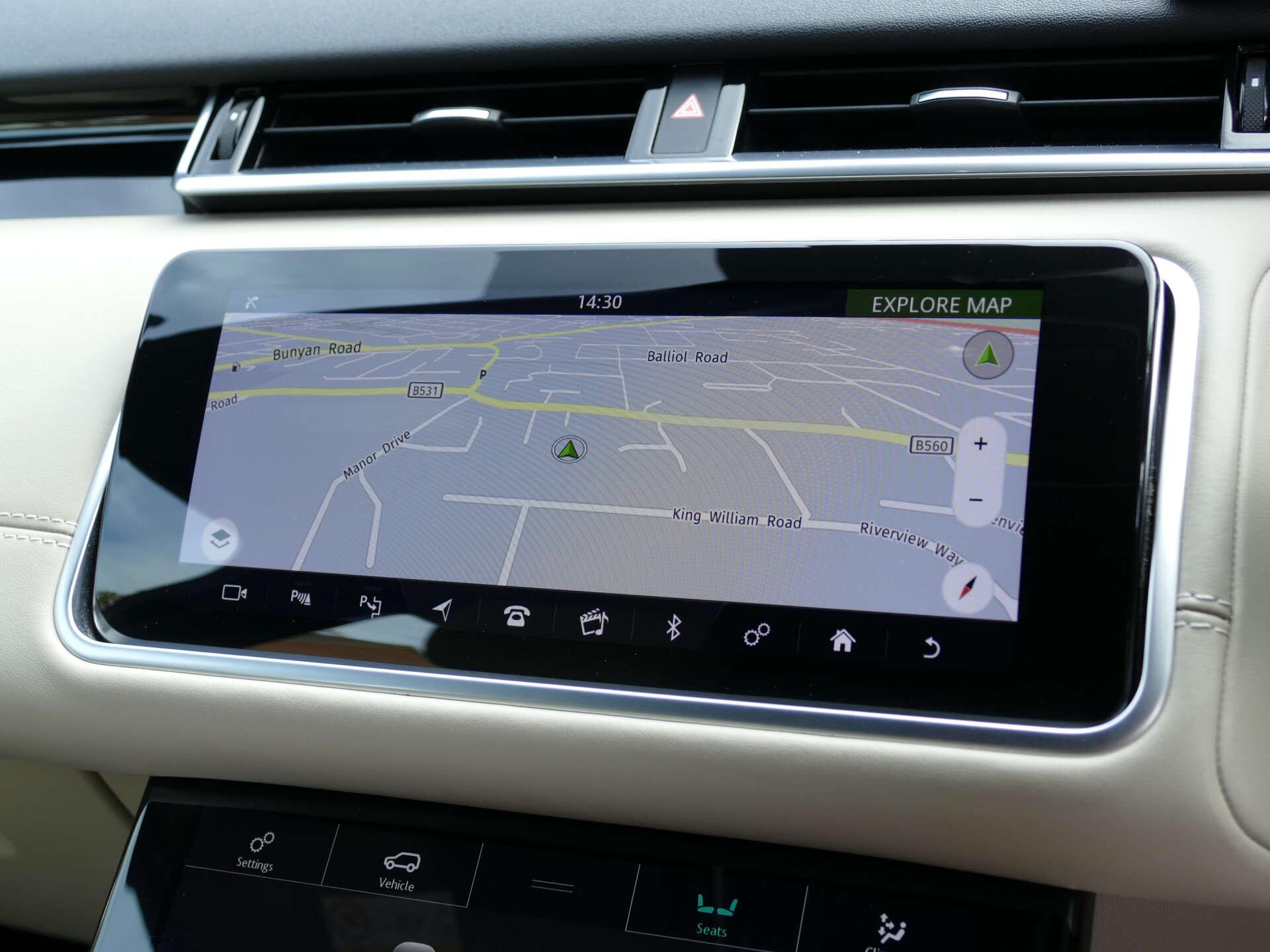 Land Rover Range Rover Velar view 32