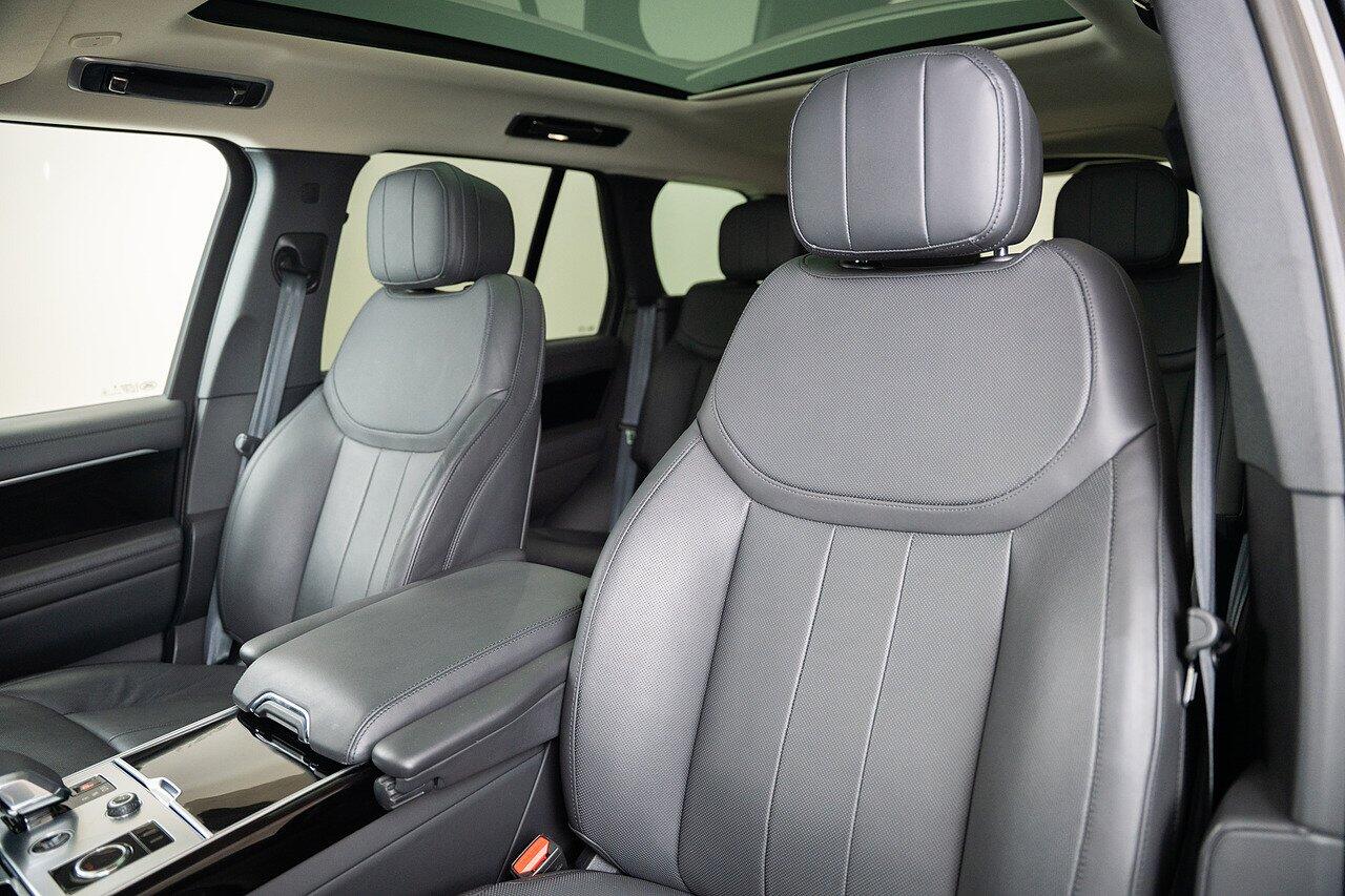 Land Rover Range Rover view 15