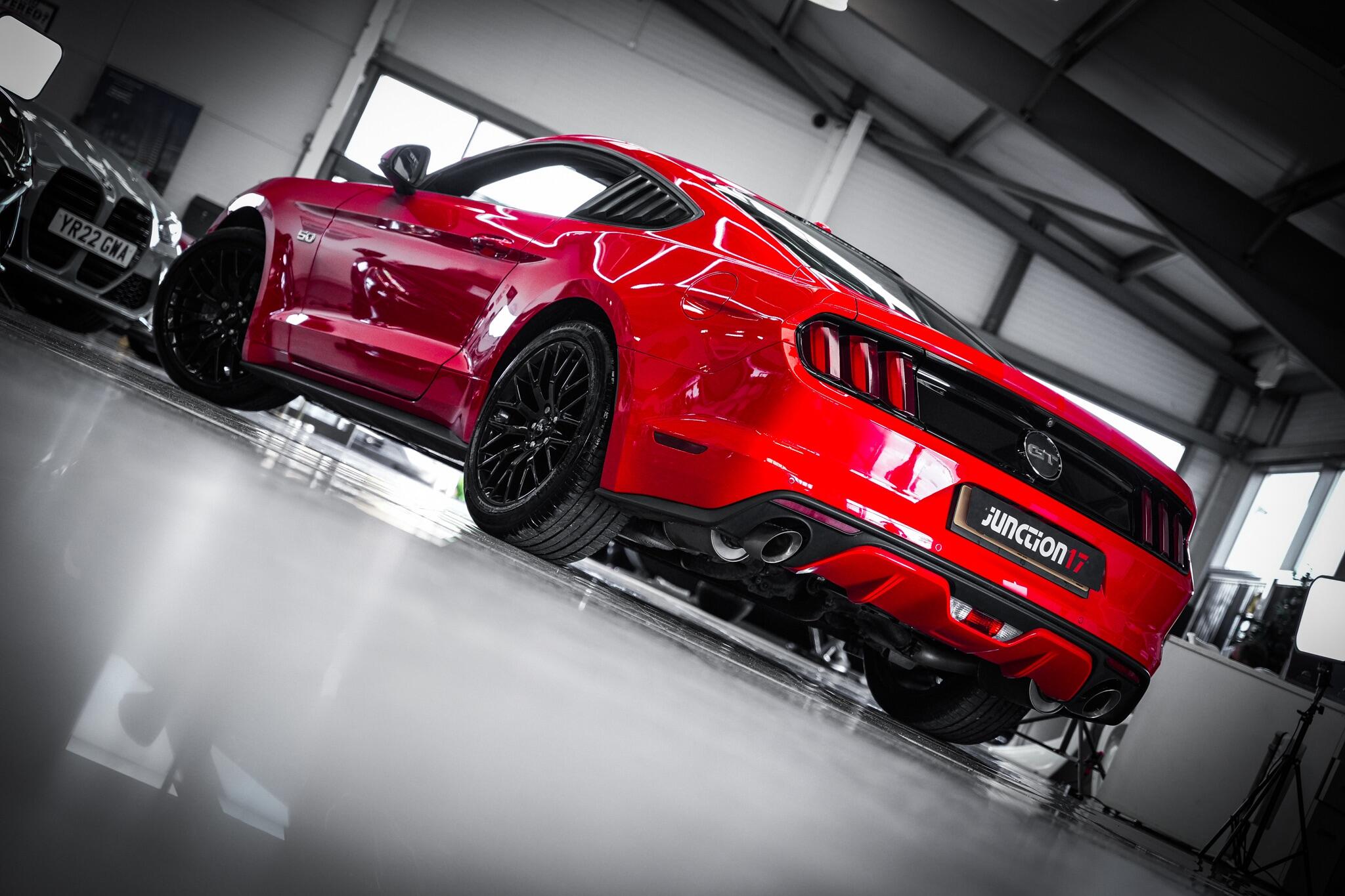 Ford Mustang view 6