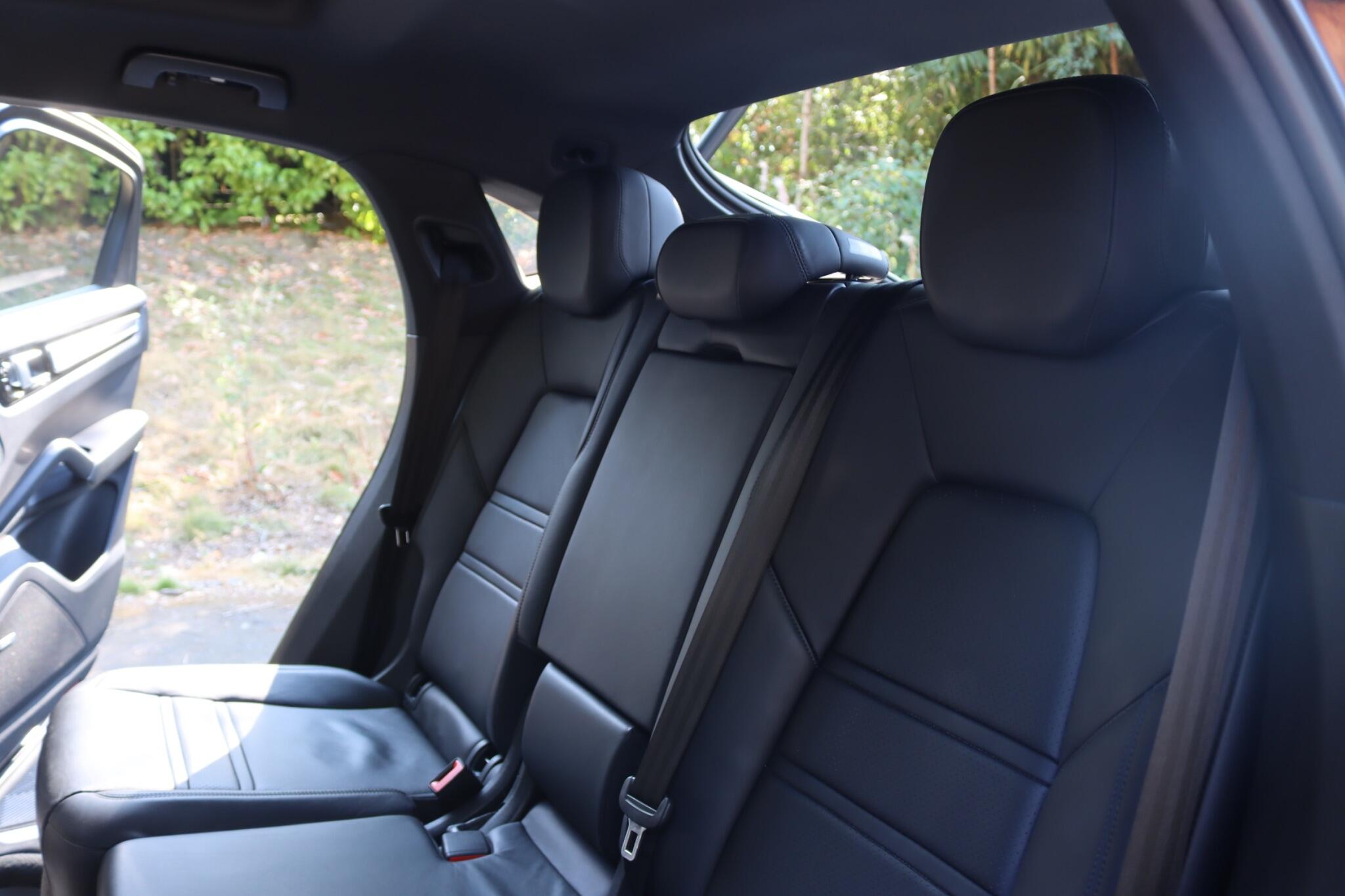 Porsche Cayenne view 11