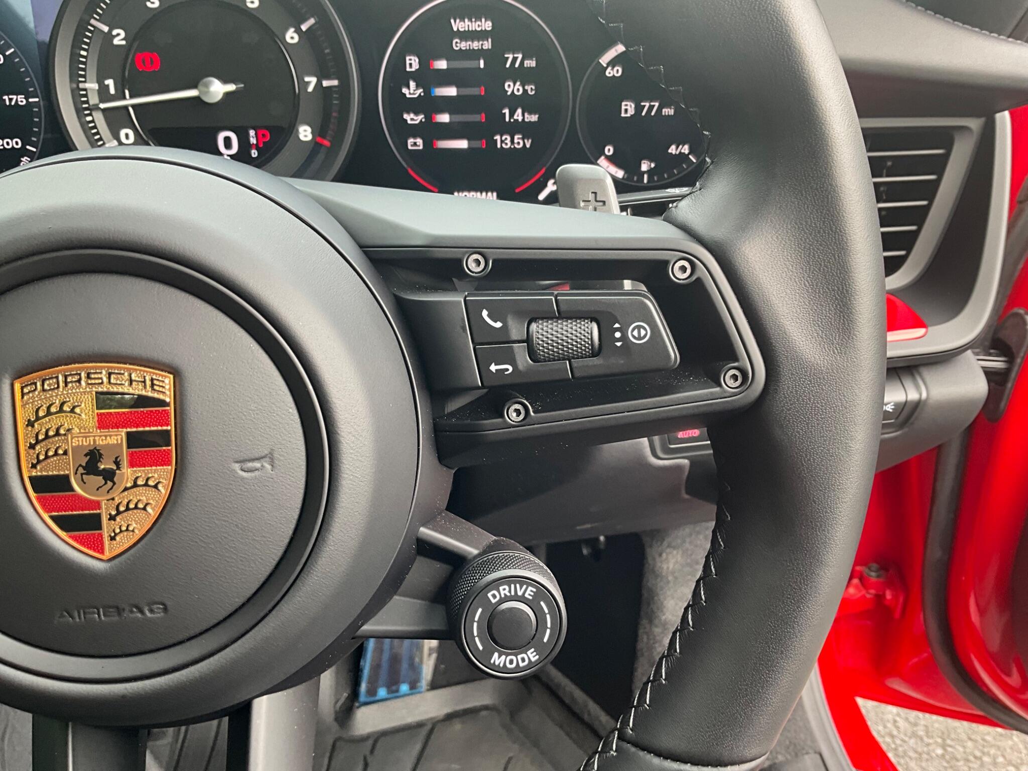 Porsche 911 view 17