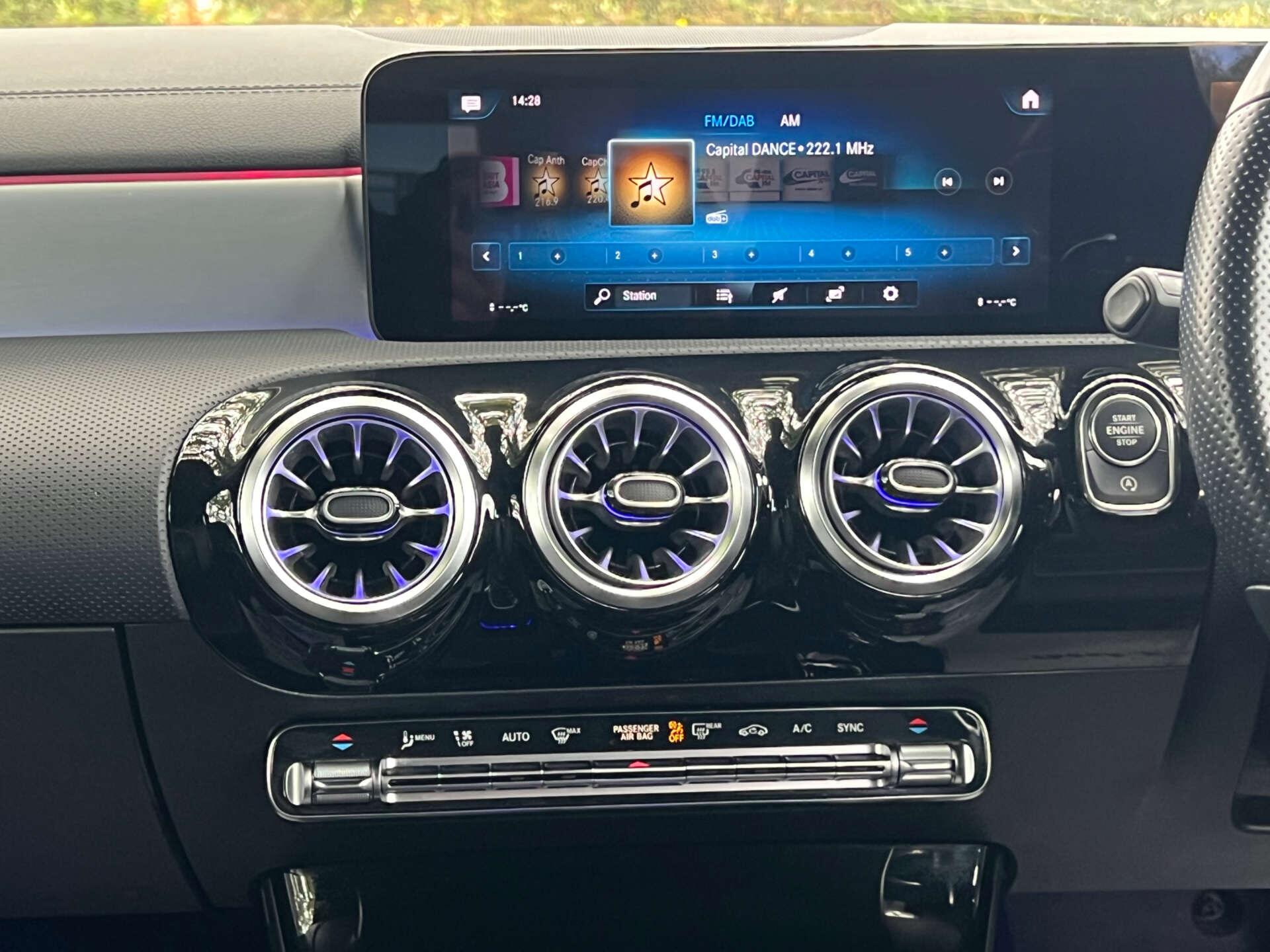 Mercedes-Benz Cla view 34