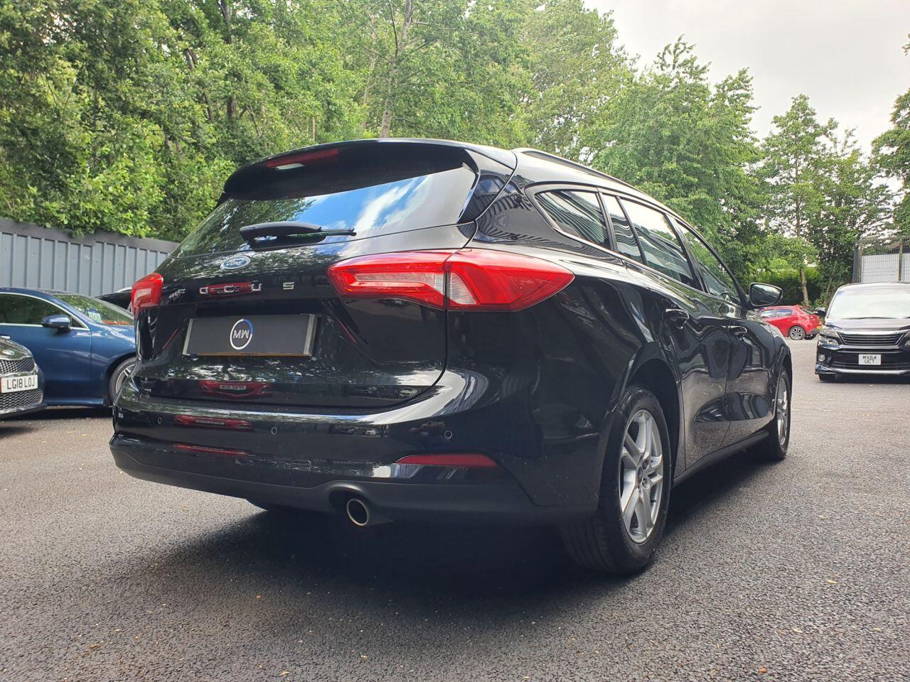 Ford Focus view 6