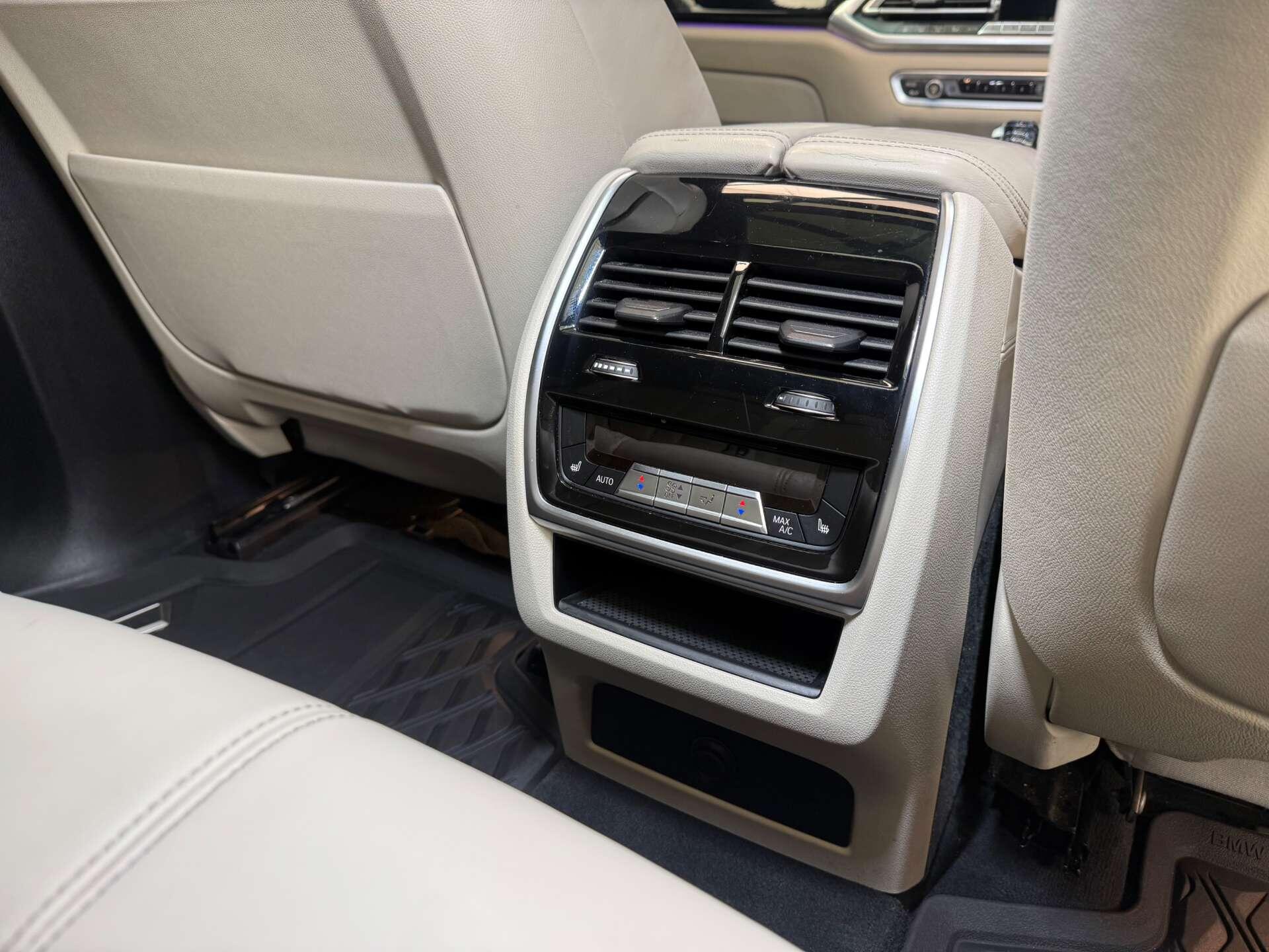 BMW X5 view 26