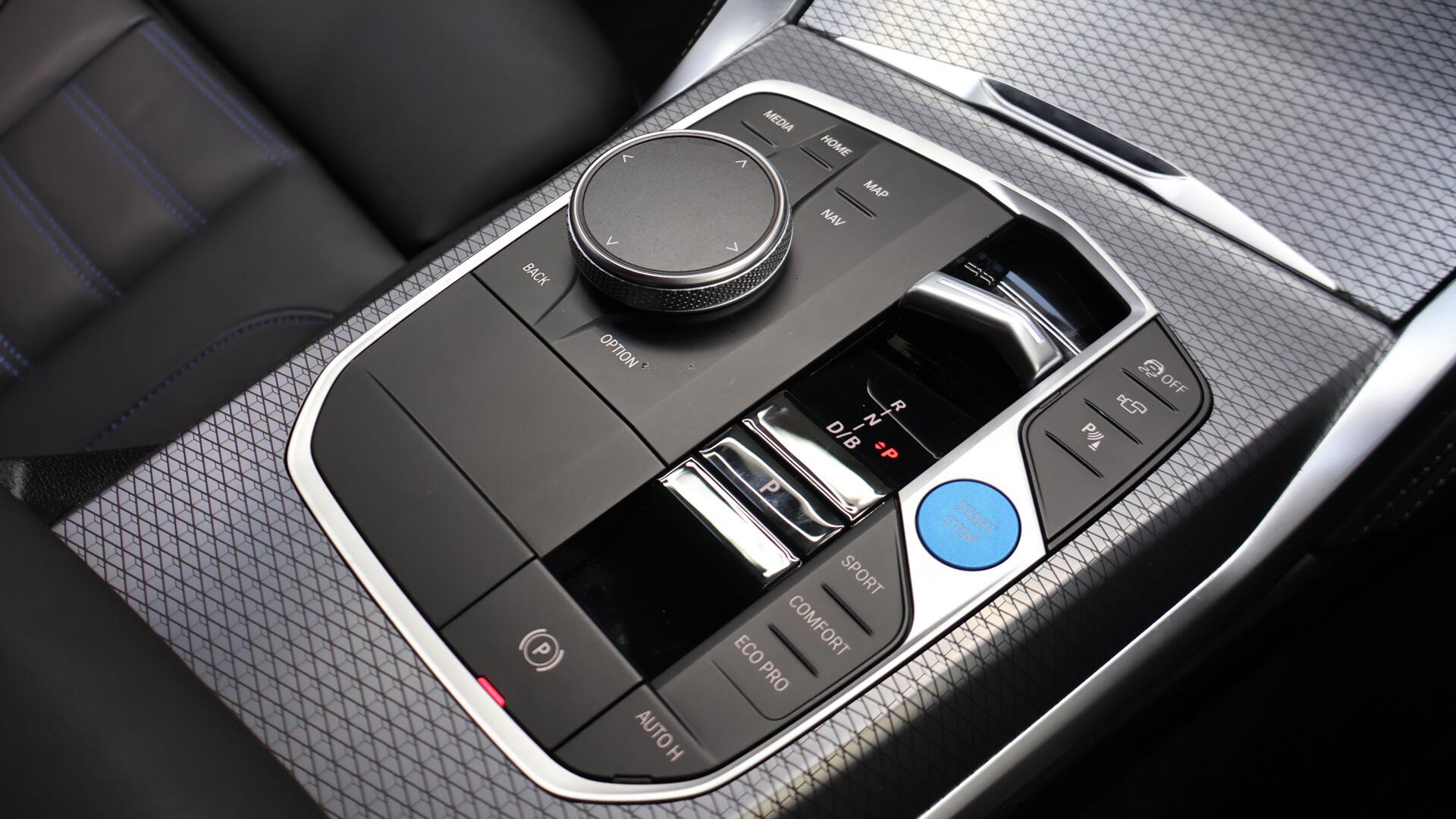 BMW i4 view 10