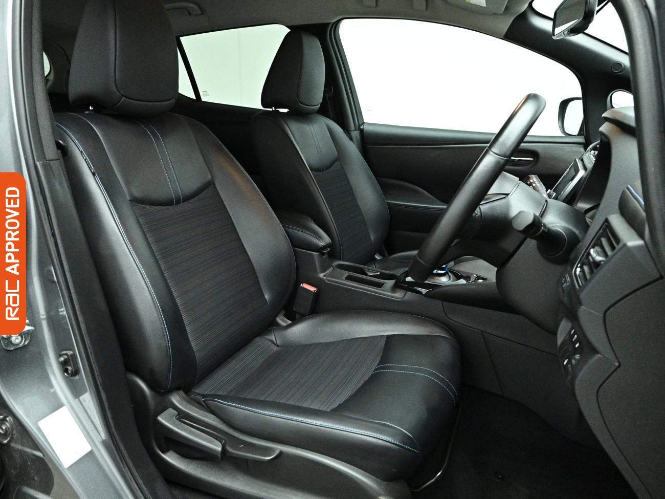 Nissan Leaf view 13