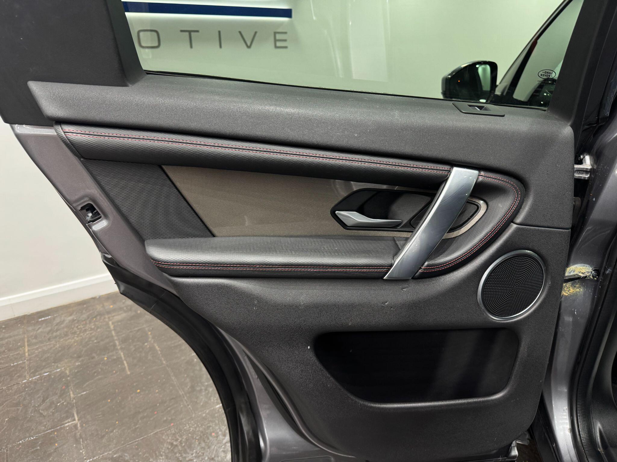 Land Rover Discovery Sport view 51