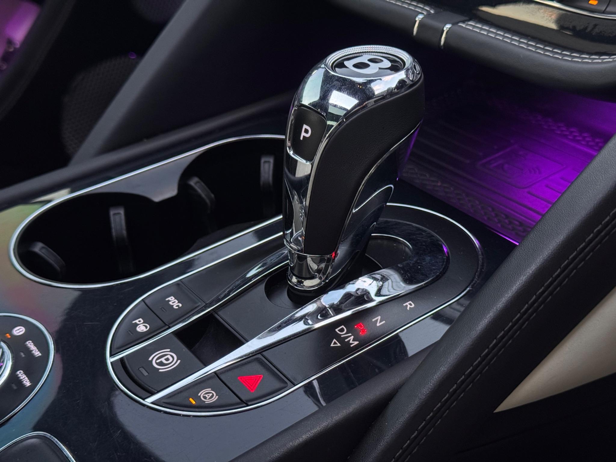 Bentley Bentayga view 21