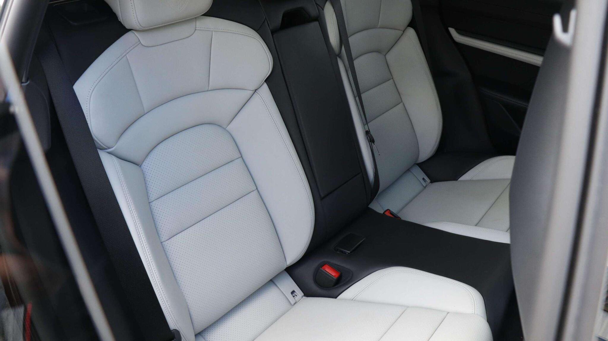 Porsche Taycan view 22