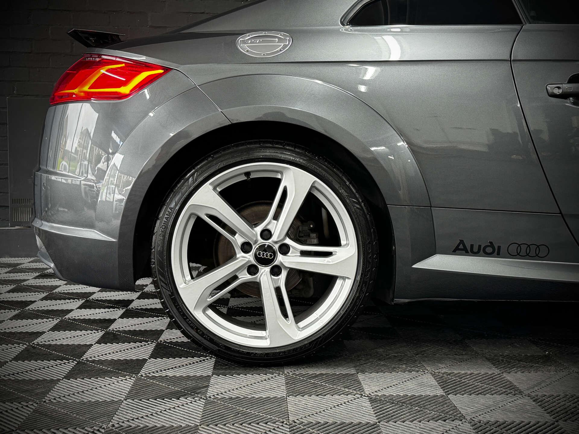 Audi TT view 24