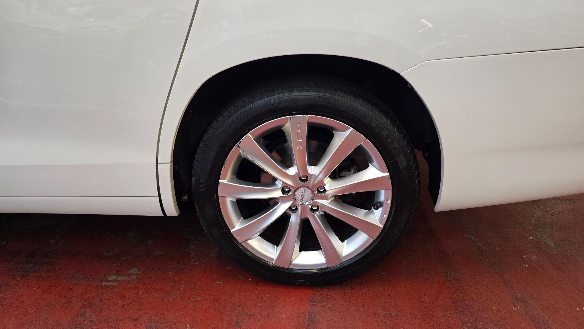 Toyota Vellfire view 37